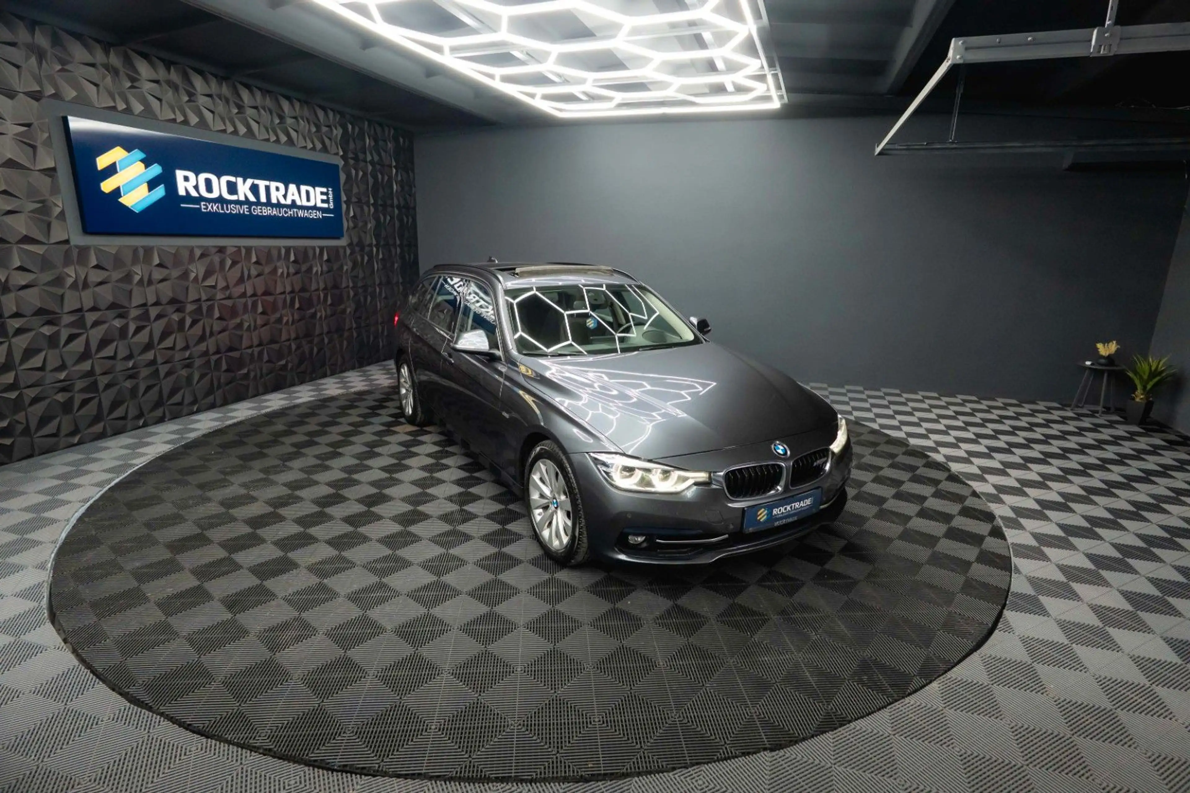 BMW 335 d xDrive Sport Line | LED | Pano | HUD | TÜV — photo 7