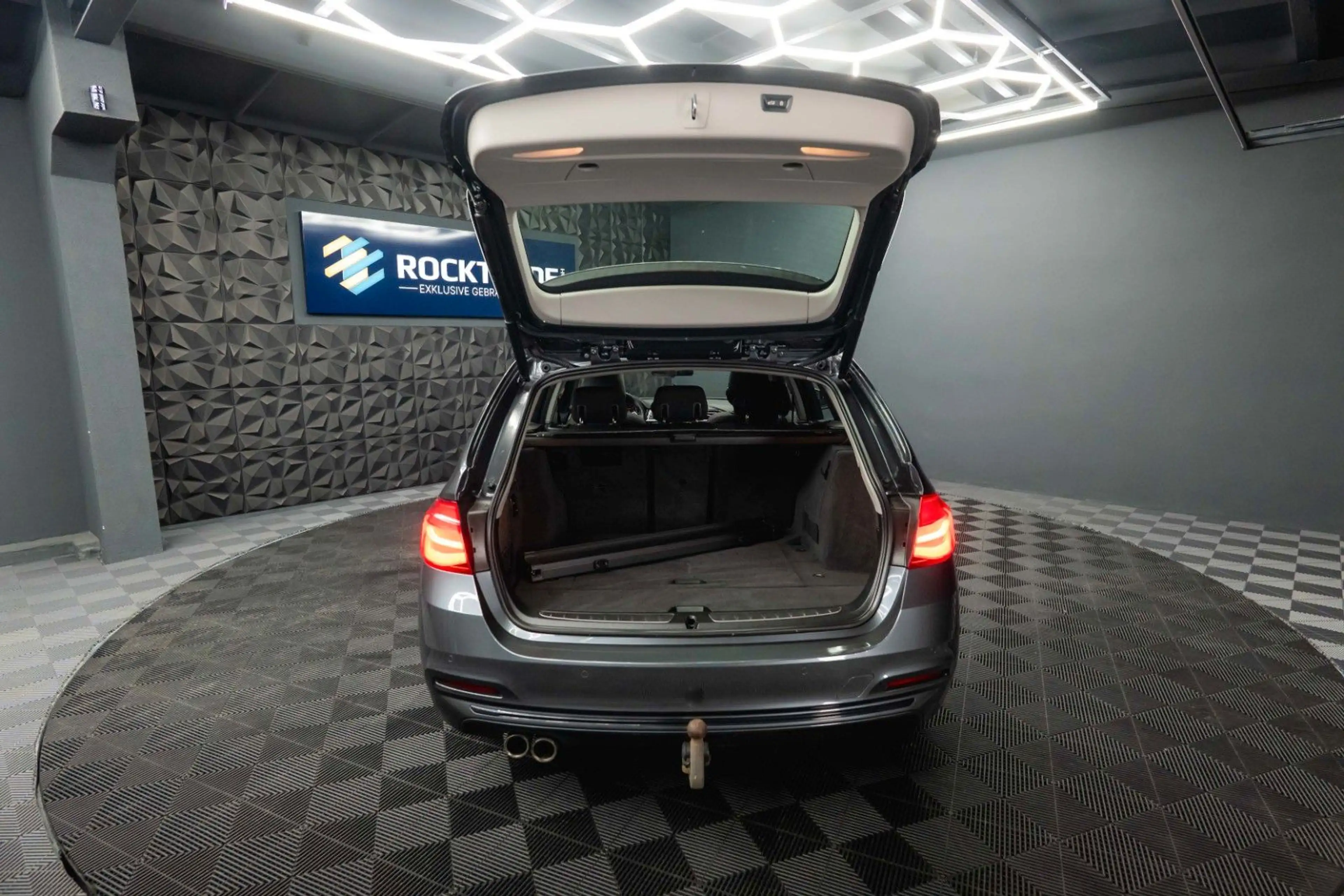 BMW 335 d xDrive Sport Line | LED | Pano | HUD | TÜV — photo 14