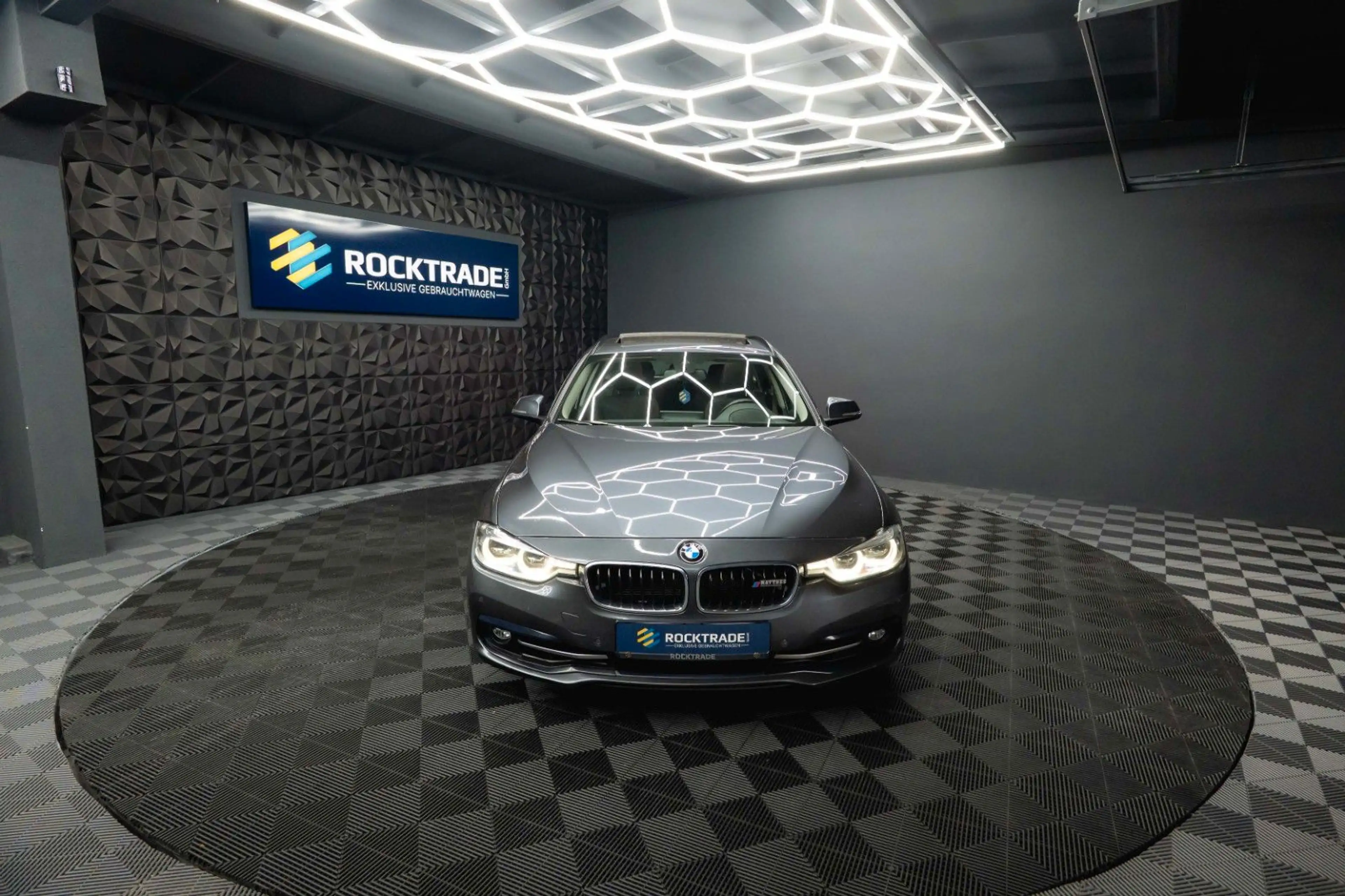 BMW 335 d xDrive Sport Line | LED | Pano | HUD | TÜV — photo 2