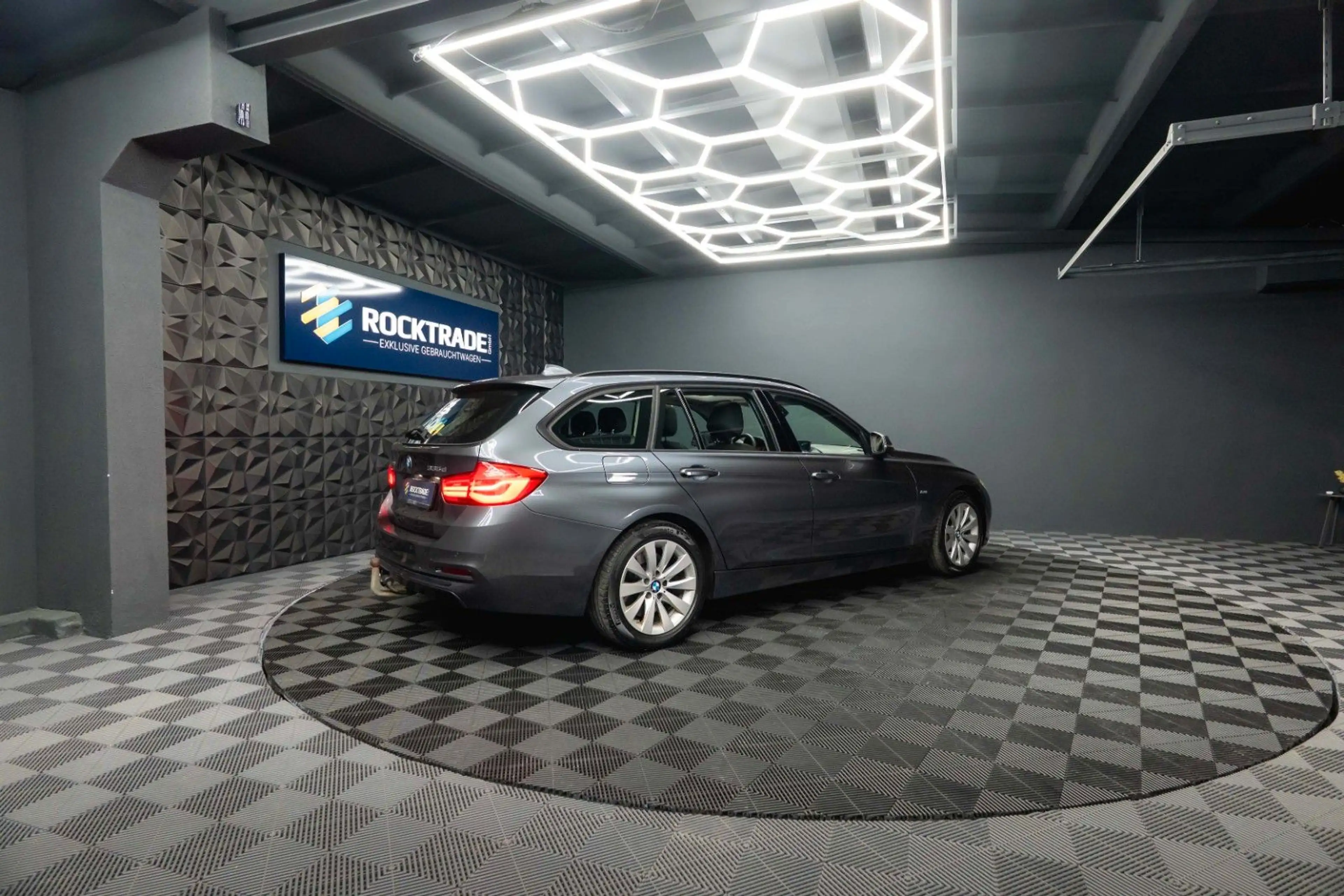 BMW 335 d xDrive Sport Line | LED | Pano | HUD | TÜV — photo 10