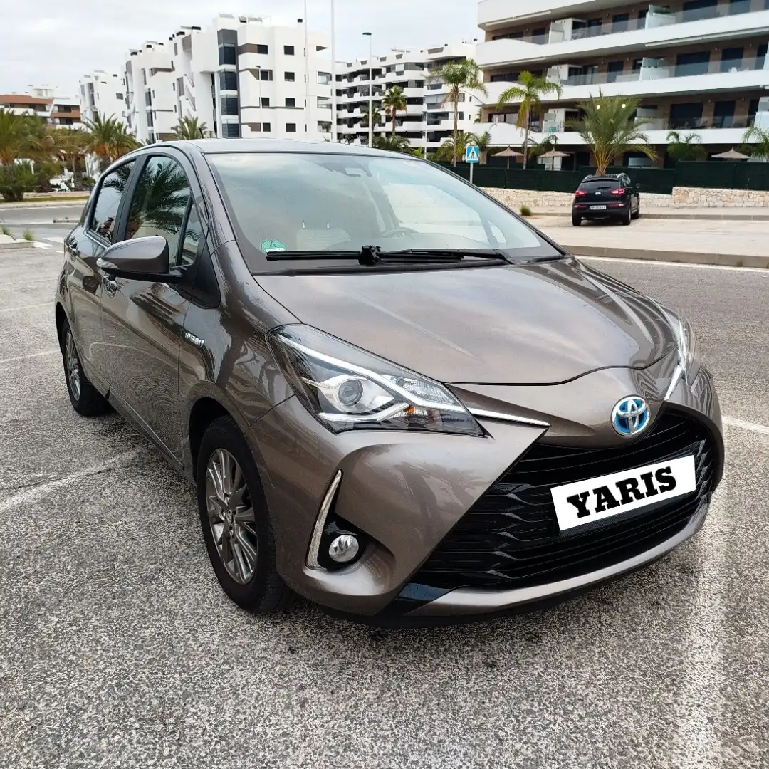 Toyota Yaris Hybrid 1.5 Active - 1