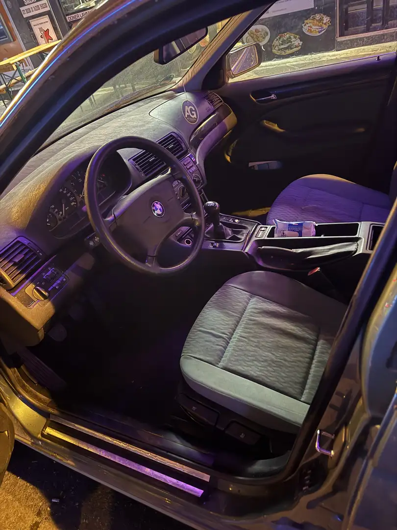 BMW 320 320i Comfort Edition - 2