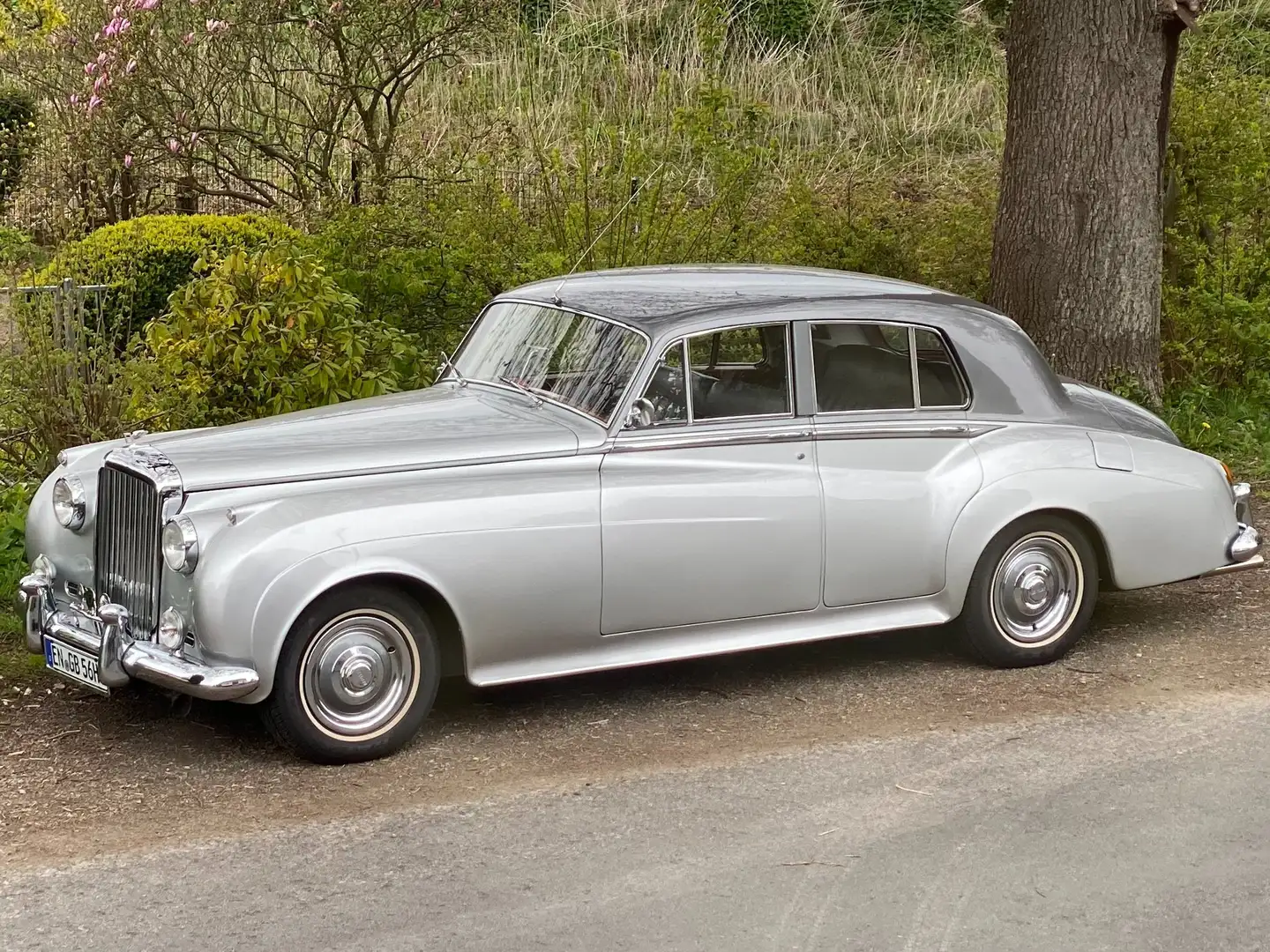 Bentley S1 Sports Saloon, Power Steering, Grey over Silver Ezüst - 1