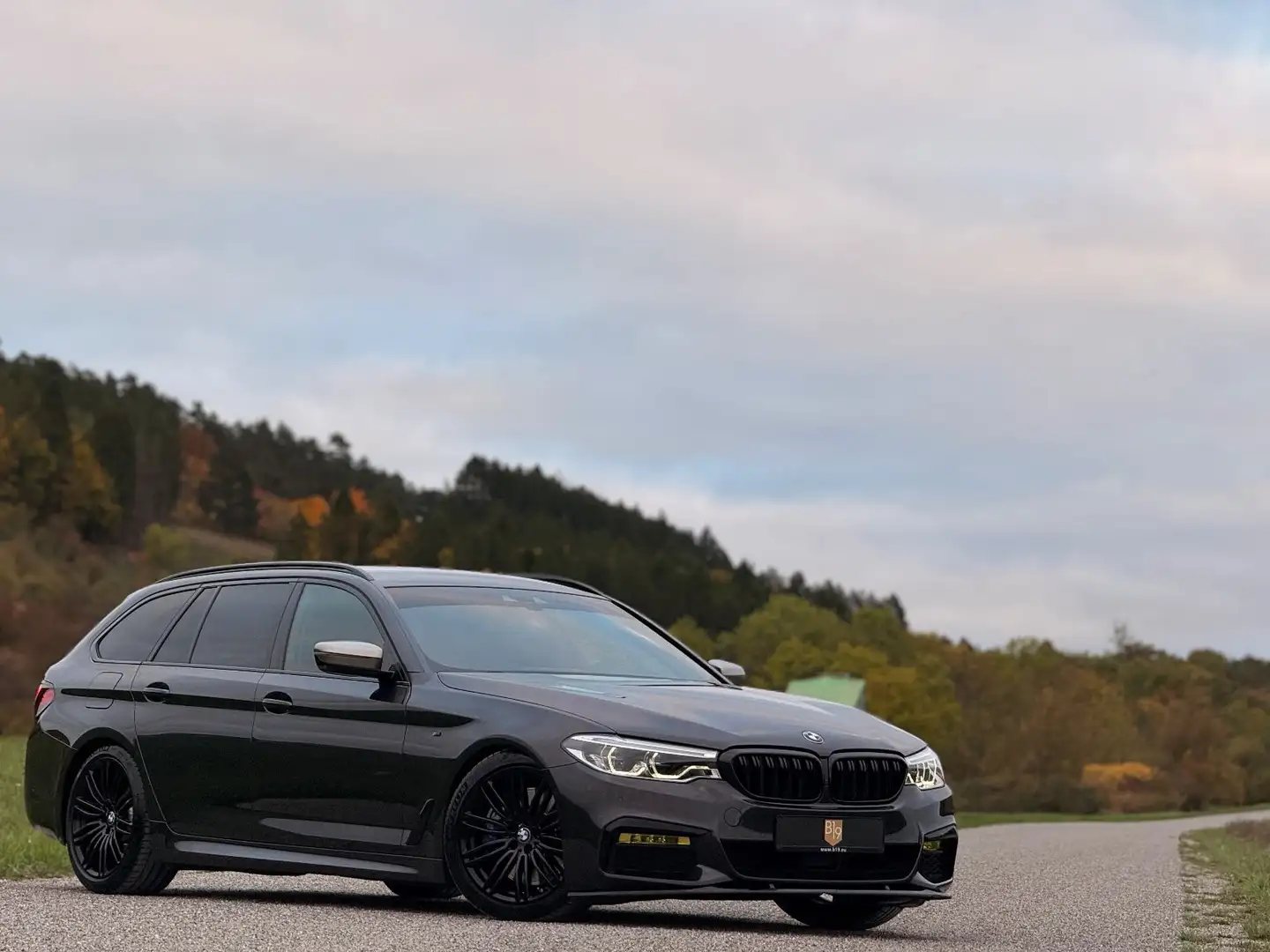 BMW 540 d Touring xDrive M Sport/Laser/H&K/360°/ Grau - 1