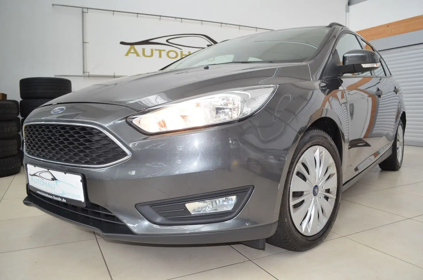 Ford Focus Turnier Business ~Navi~MFL~PDC Grigio - 1
