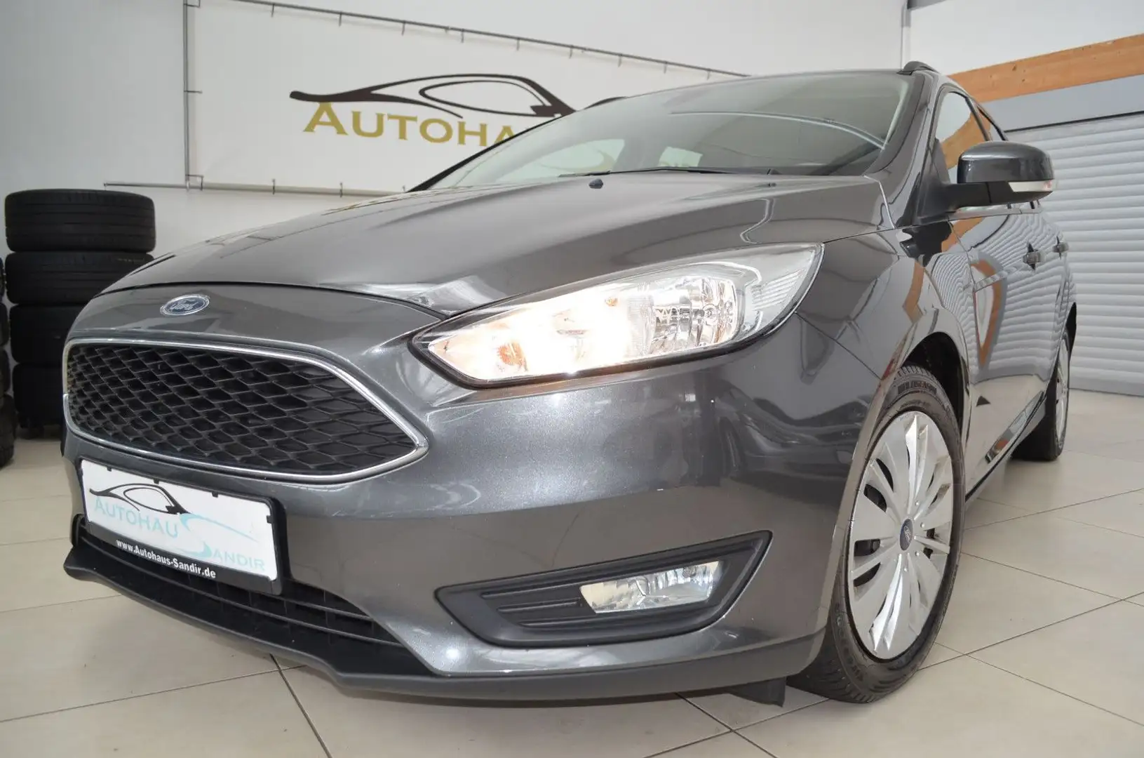 Ford Focus Turnier Business ~Navi~MFL~PDC Grigio - 2