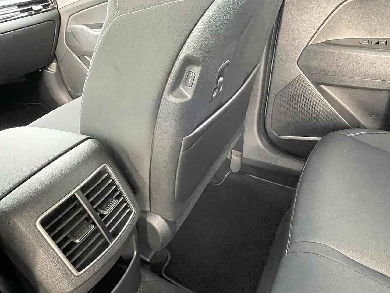 Kia Sportage 1,6 TGDI Silber 24