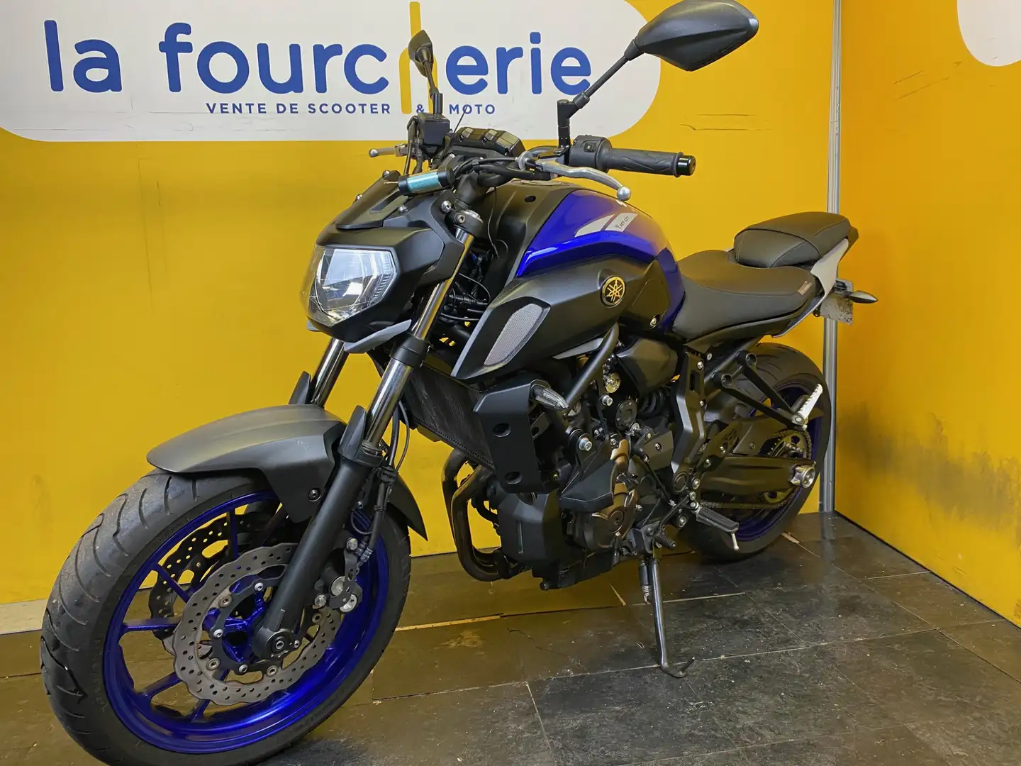 Yamaha MT-07 Bleu - 1