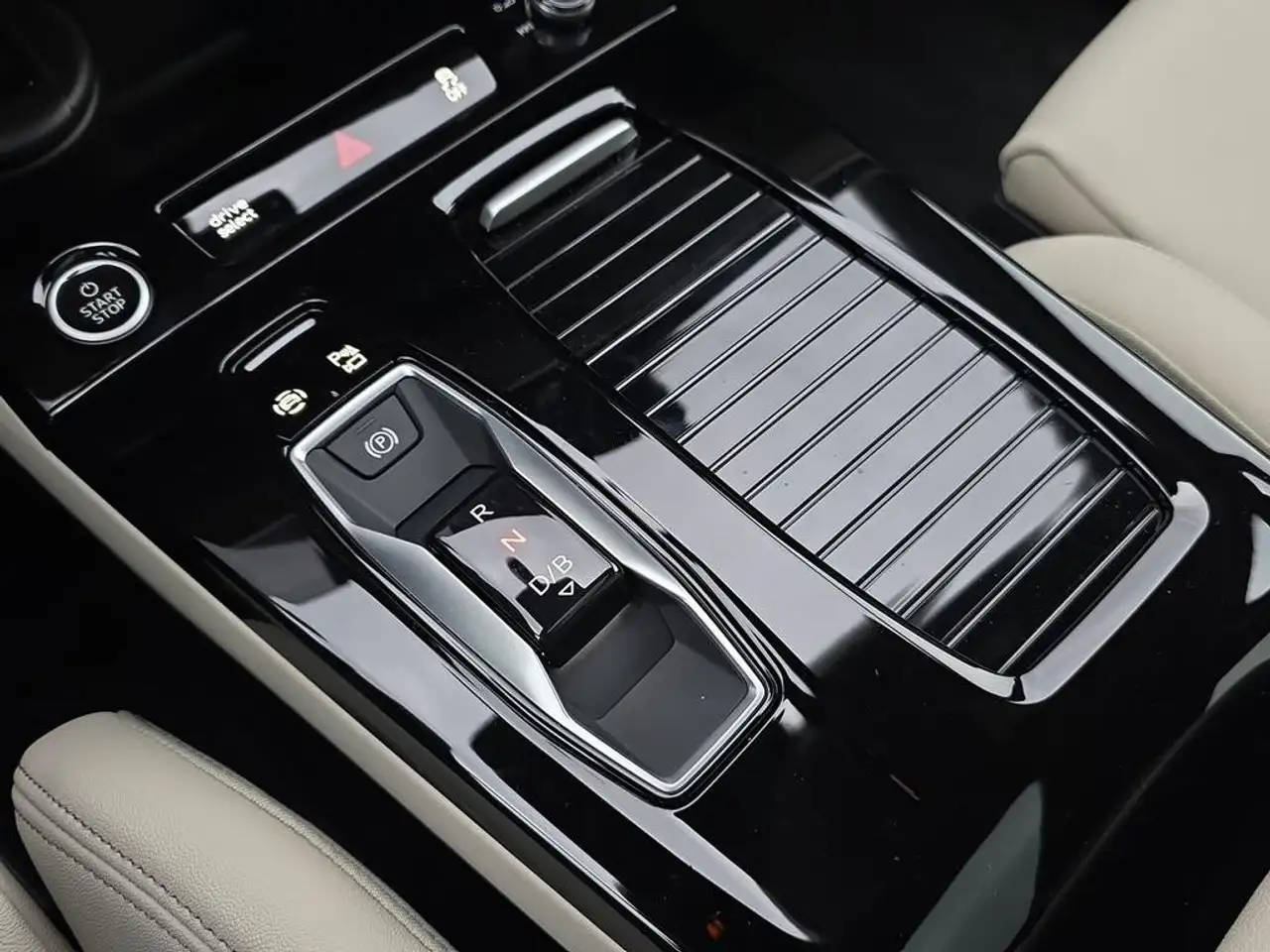 Audi Q6 e-tron e-tron S line edition quattro 387cv 15