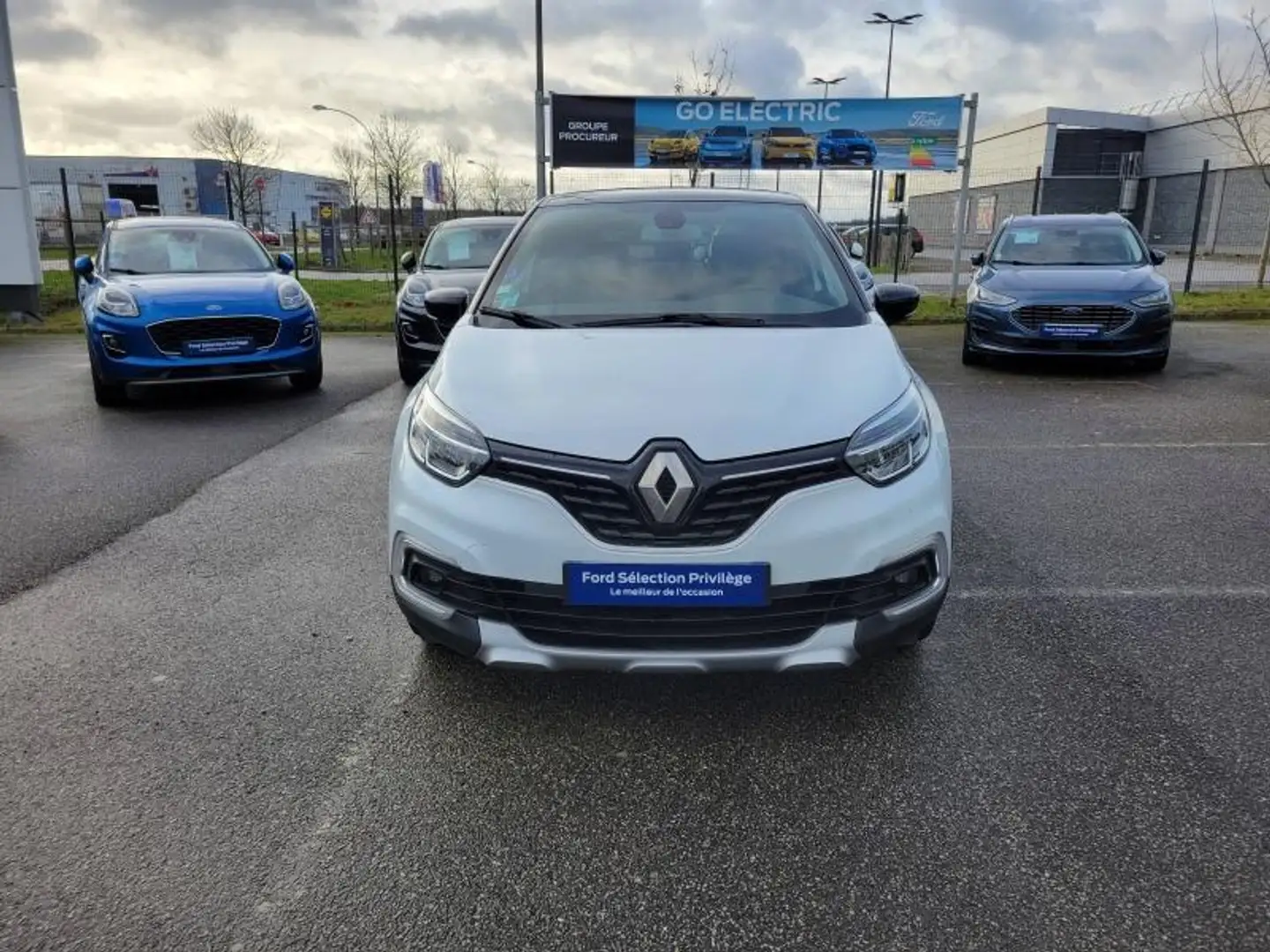 Renault Captur 1.2 TCe 120ch energy Intens EDC Weiß - 1