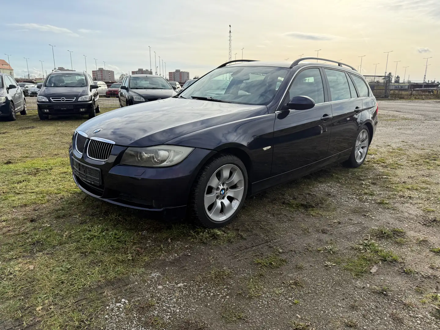 BMW 325 325i Autom/Navi/Sitzh/Tempo/Xeno/PDC/Leder/klima Blau - 2