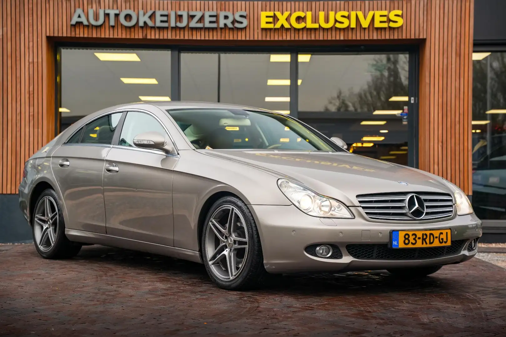 Mercedes-Benz CLS 350 MOTOR VAST! AMG 18"wielen Leer Navi Stoelverw. Gris - 1