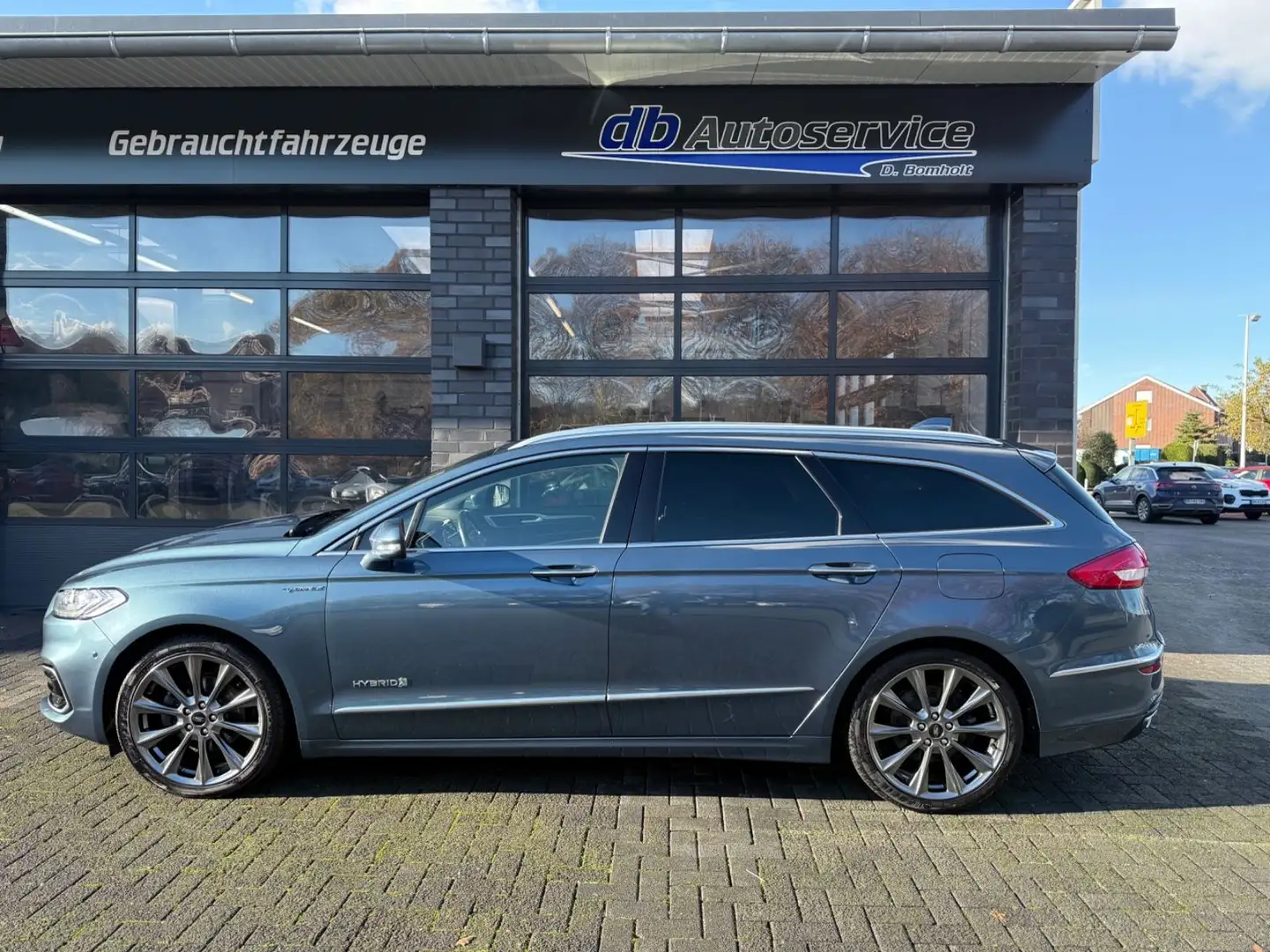 Ford Mondeo Turnier Hybrid Vignale Blau - 2