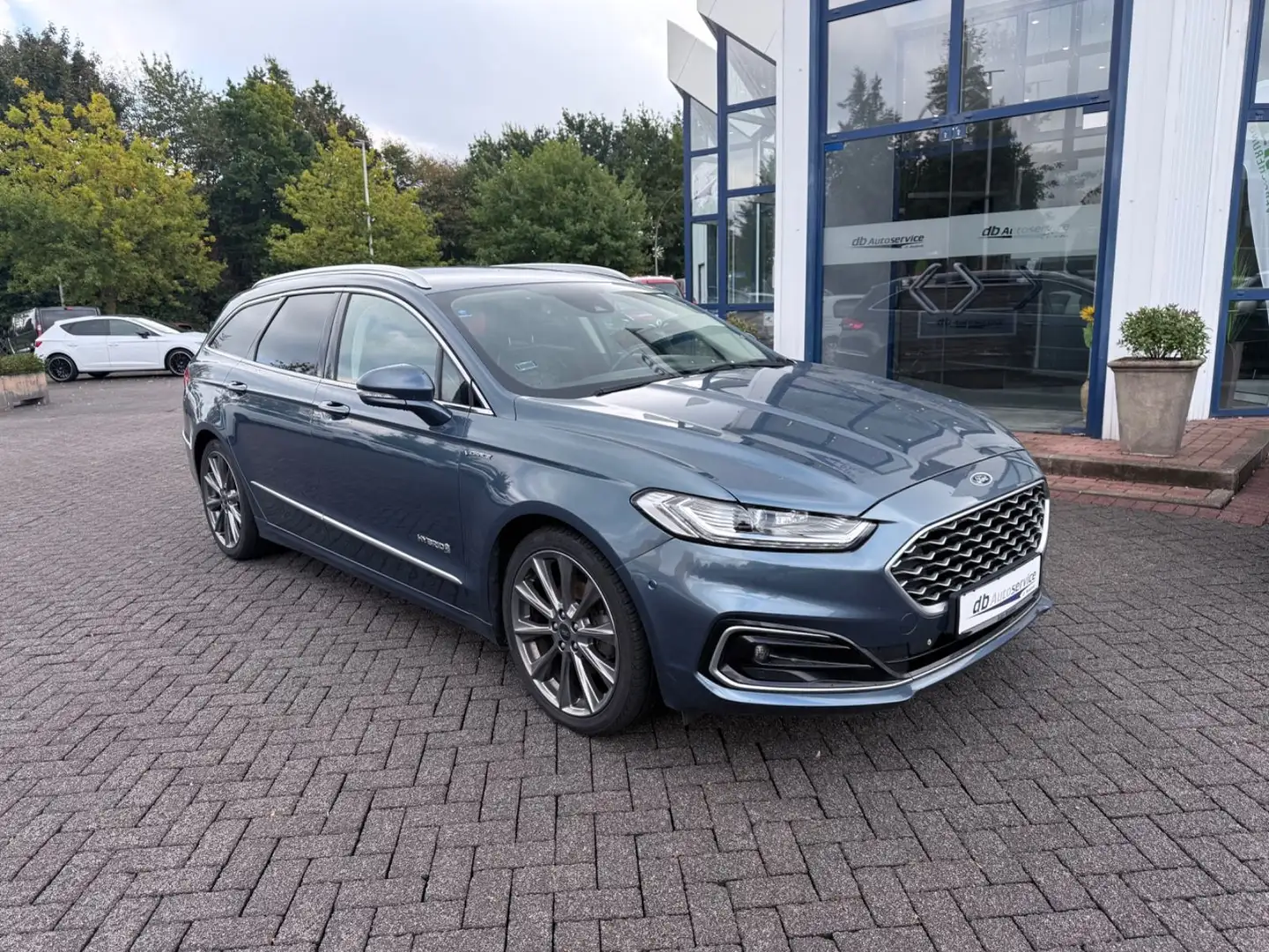 Ford Mondeo Turnier Hybrid Vignale Bleu - 1
