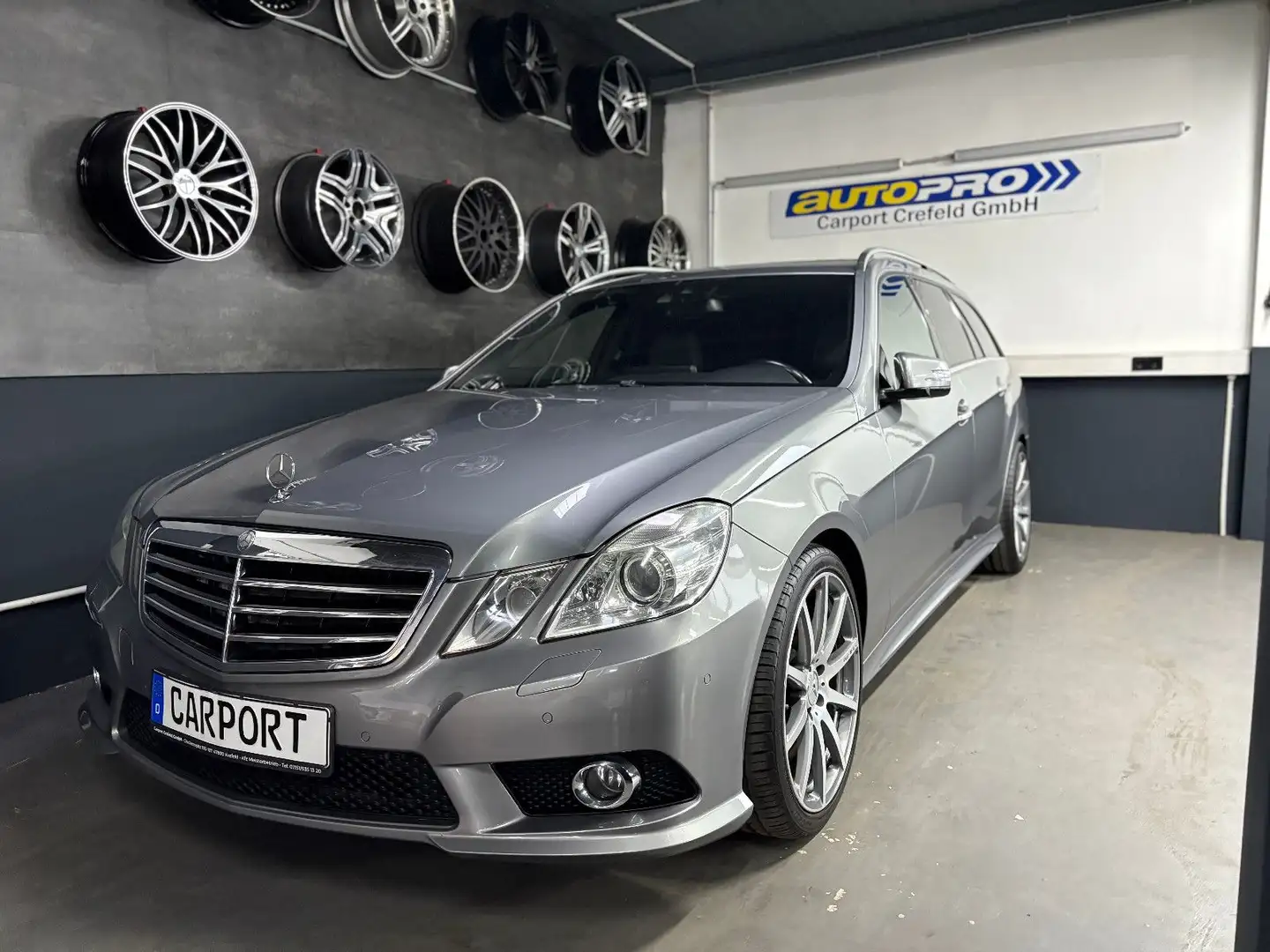 Mercedes-Benz E 500 AMG-PAKET/AMG-FELGEN/KAMERA Silber - 2