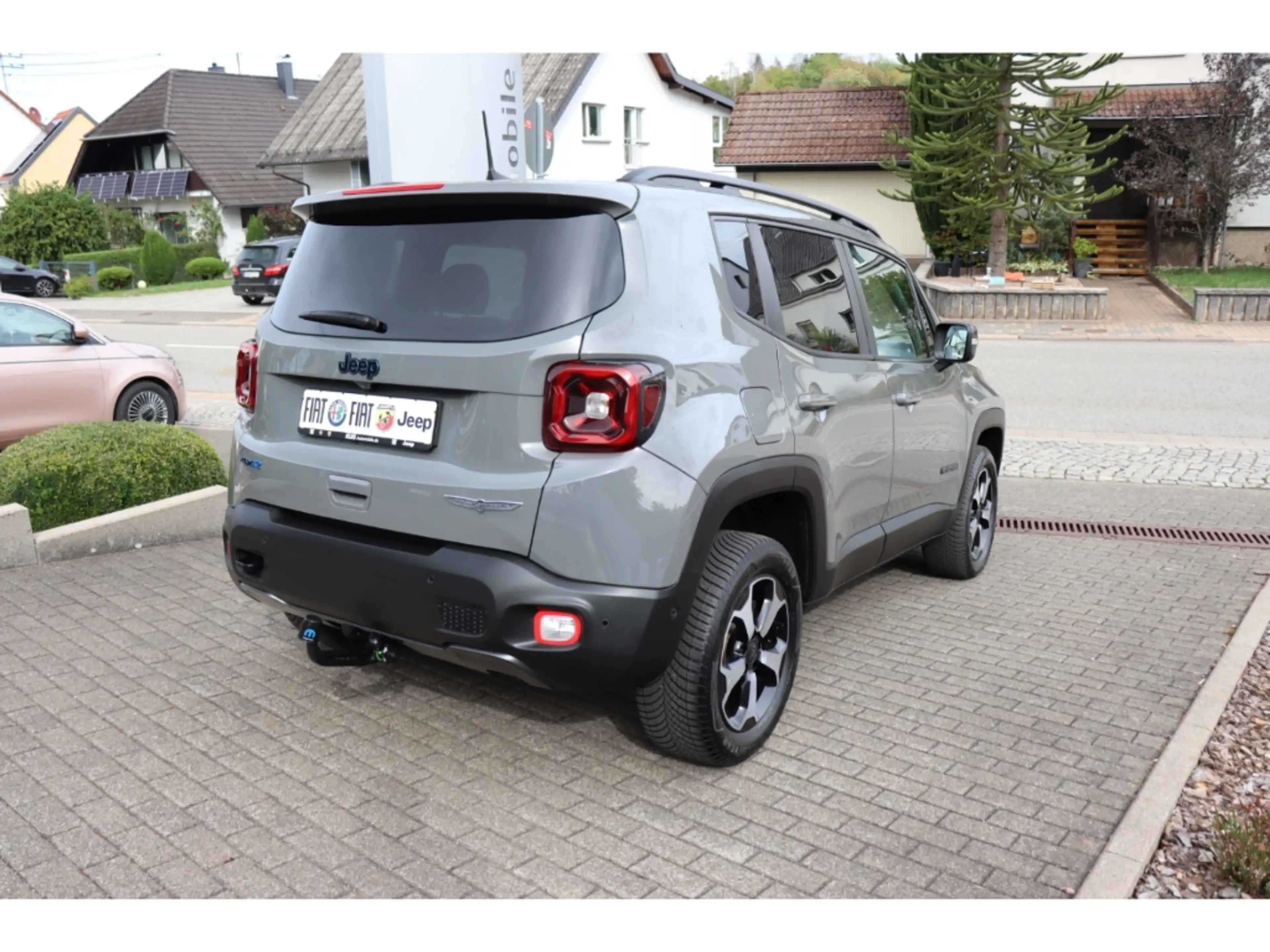 Jeep Renegade TRAILHAWK 1.3 PHEV 4Xe 240PS AT LED AHK NAVI WINTE — photo 3