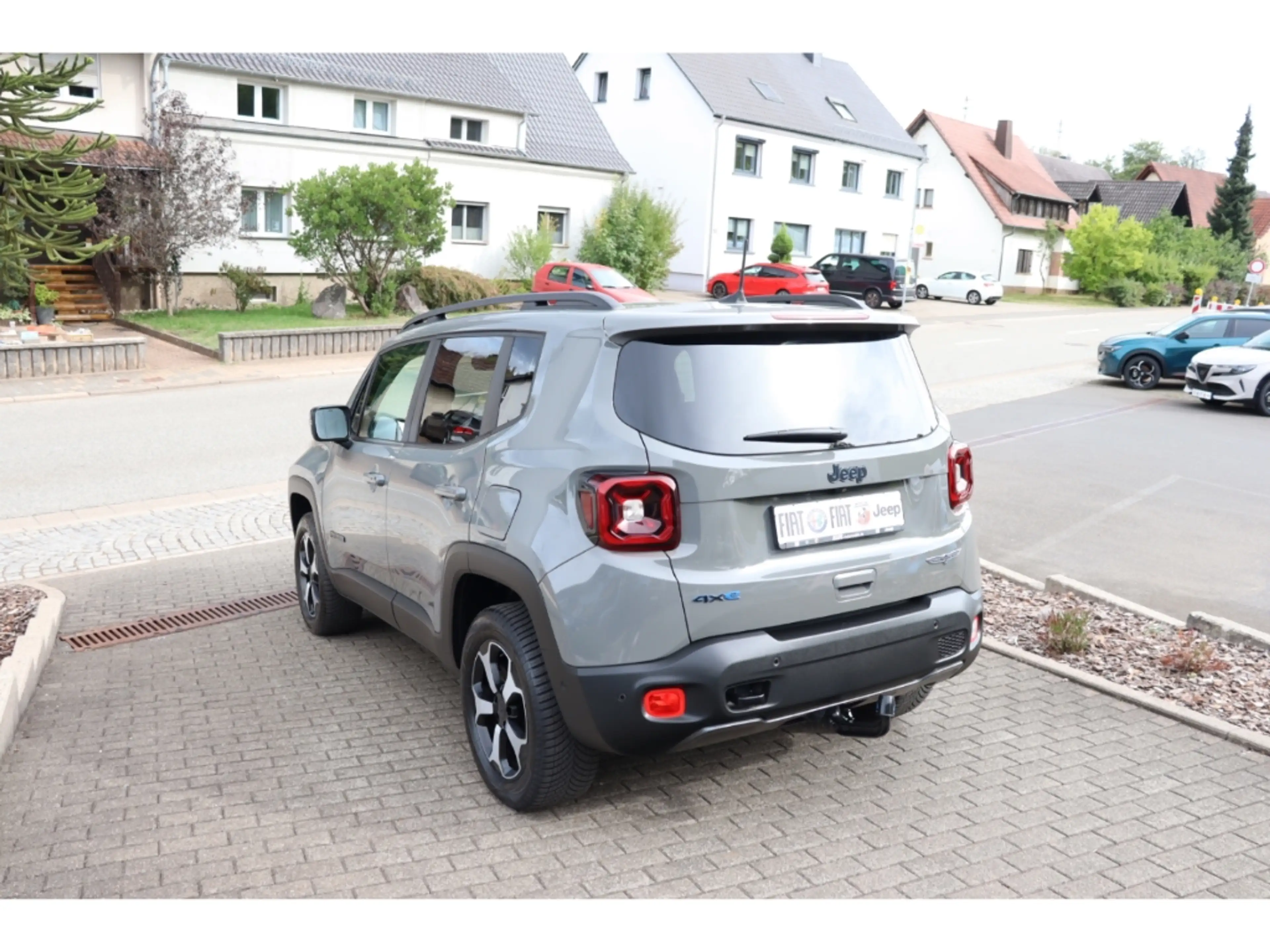 Jeep Renegade TRAILHAWK 1.3 PHEV 4Xe 240PS AT LED AHK NAVI WINTE — photo 5