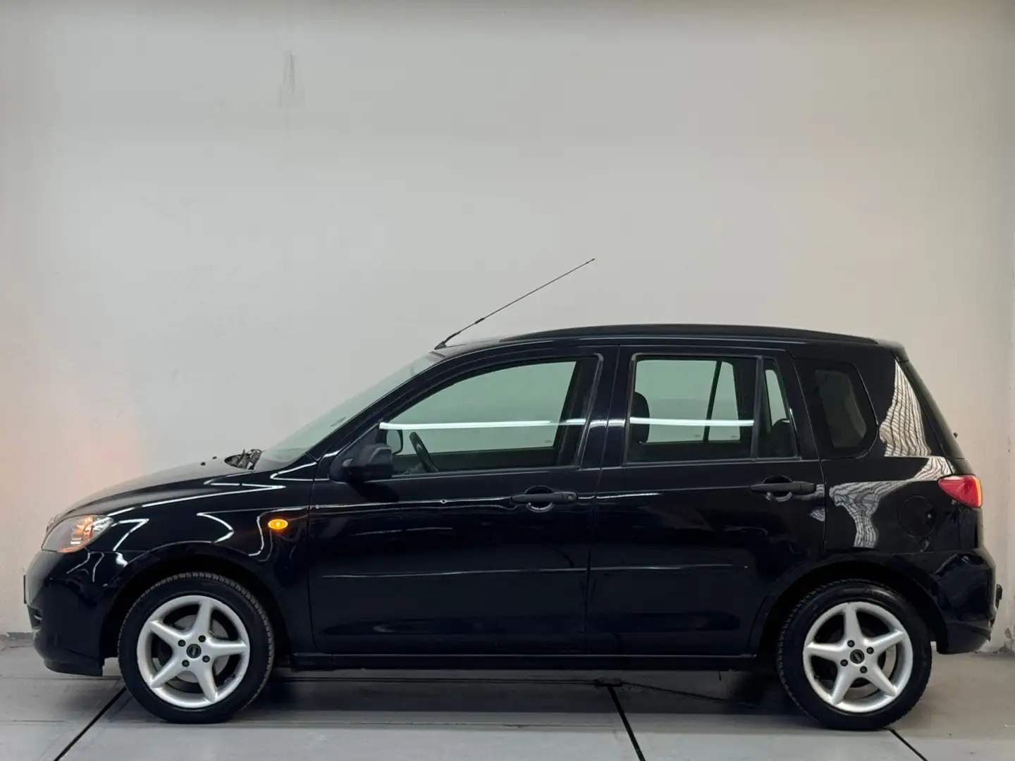 Mazda 2 1.4 Exclusive Airco Nieuwe Apk Trekhaak Sport Velg Zwart - 2