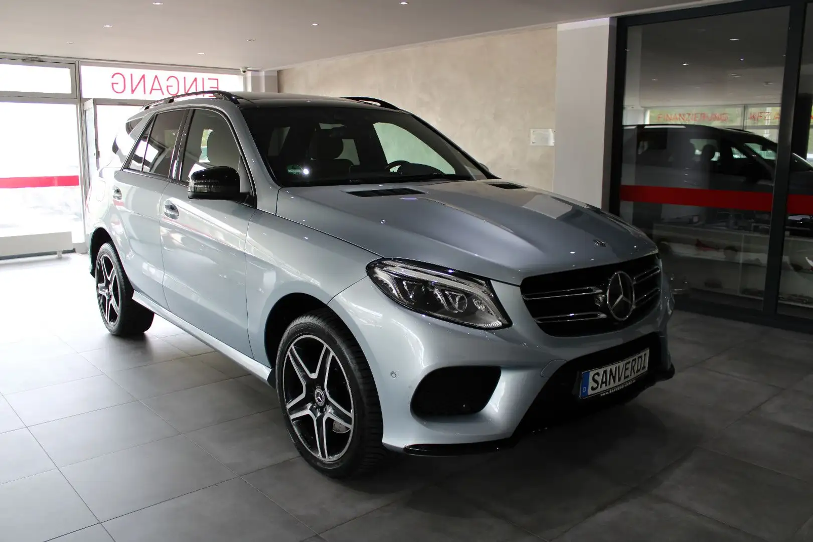 Mercedes-Benz GLE 350 d 4MATIC AMG-SPORTPAKET NIGHT PANO 360° Argento - 2