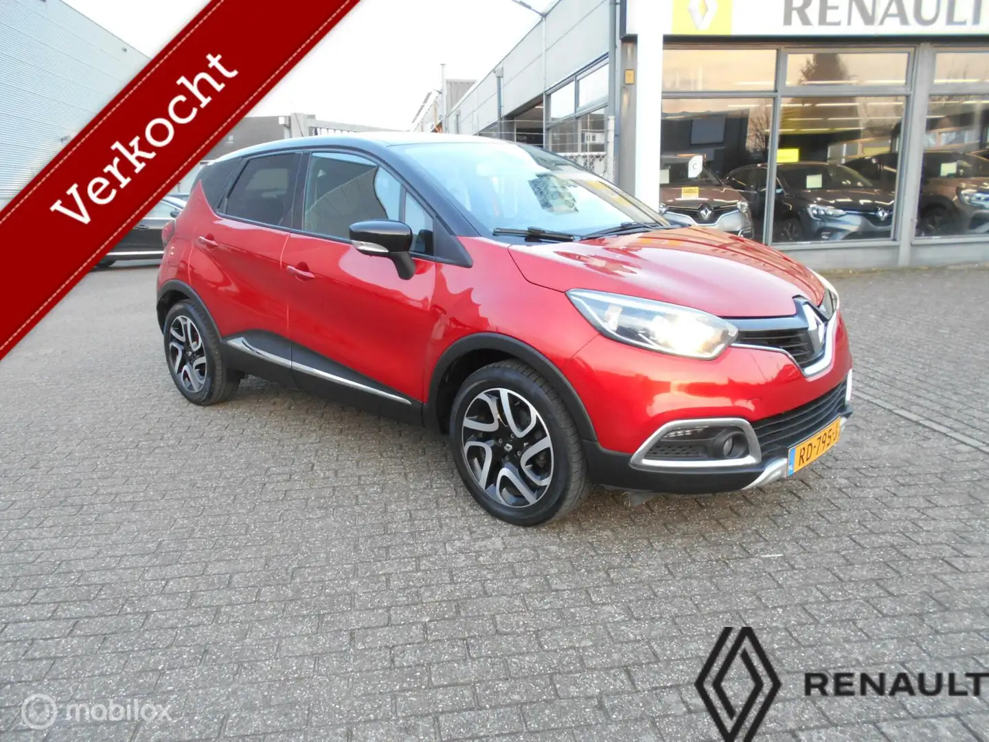 Renault Captur 1.2 TCe Helly Hansen crvena - 1