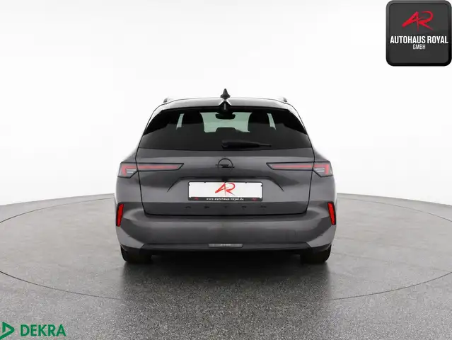 Opel Astra view 4