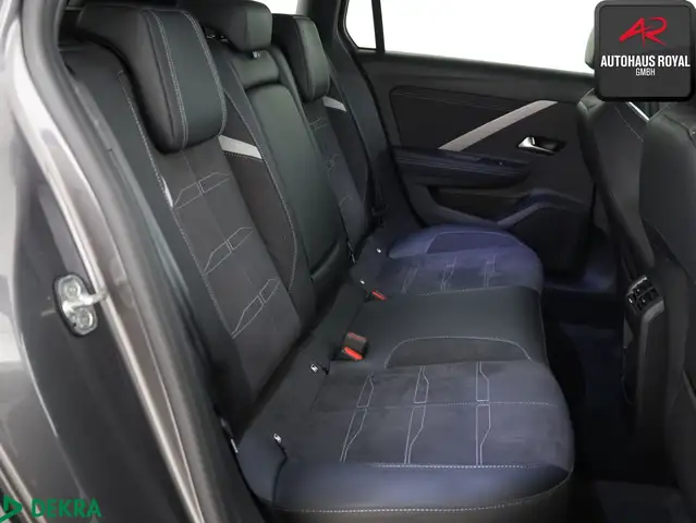 Opel Astra view 12