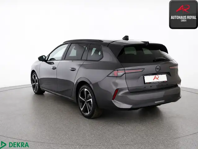 Opel Astra view 3