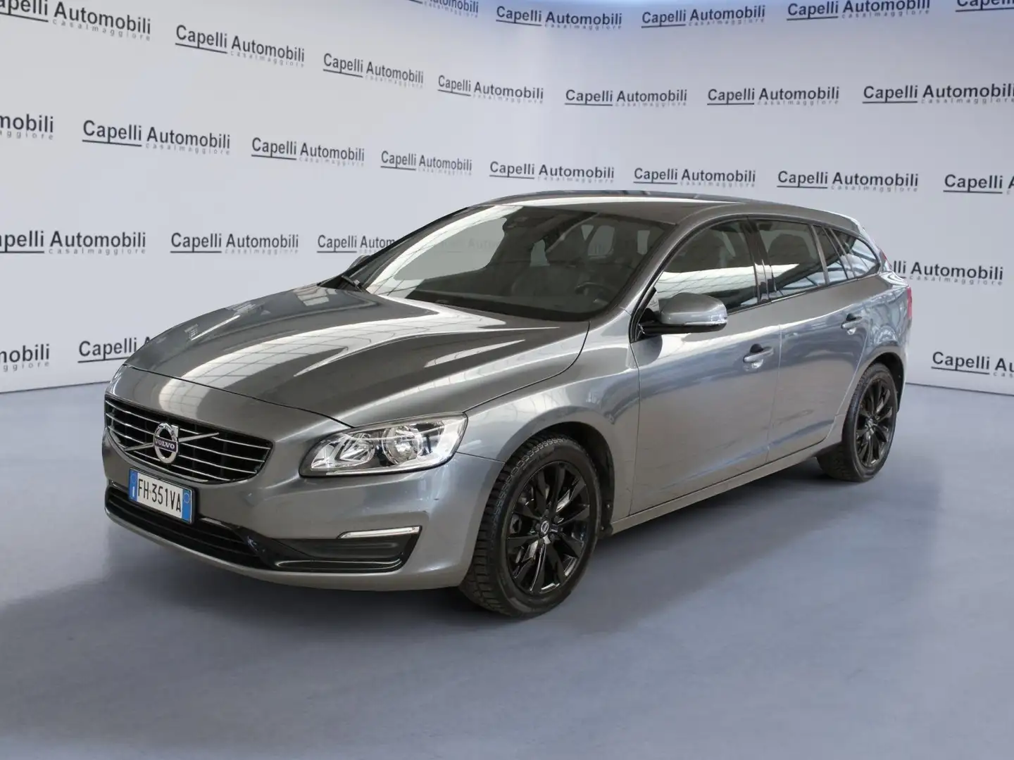 Volvo V60 D3 Geartronic Momentum Dynamic Edition Grey - 1