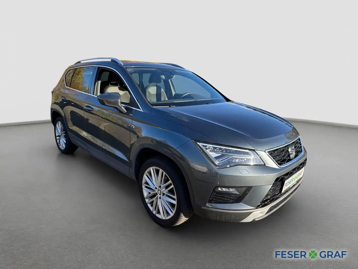 SEAT Ateca Xcellence 1.5 TSI LED Navi RFK Keyless Beats Grau - 2