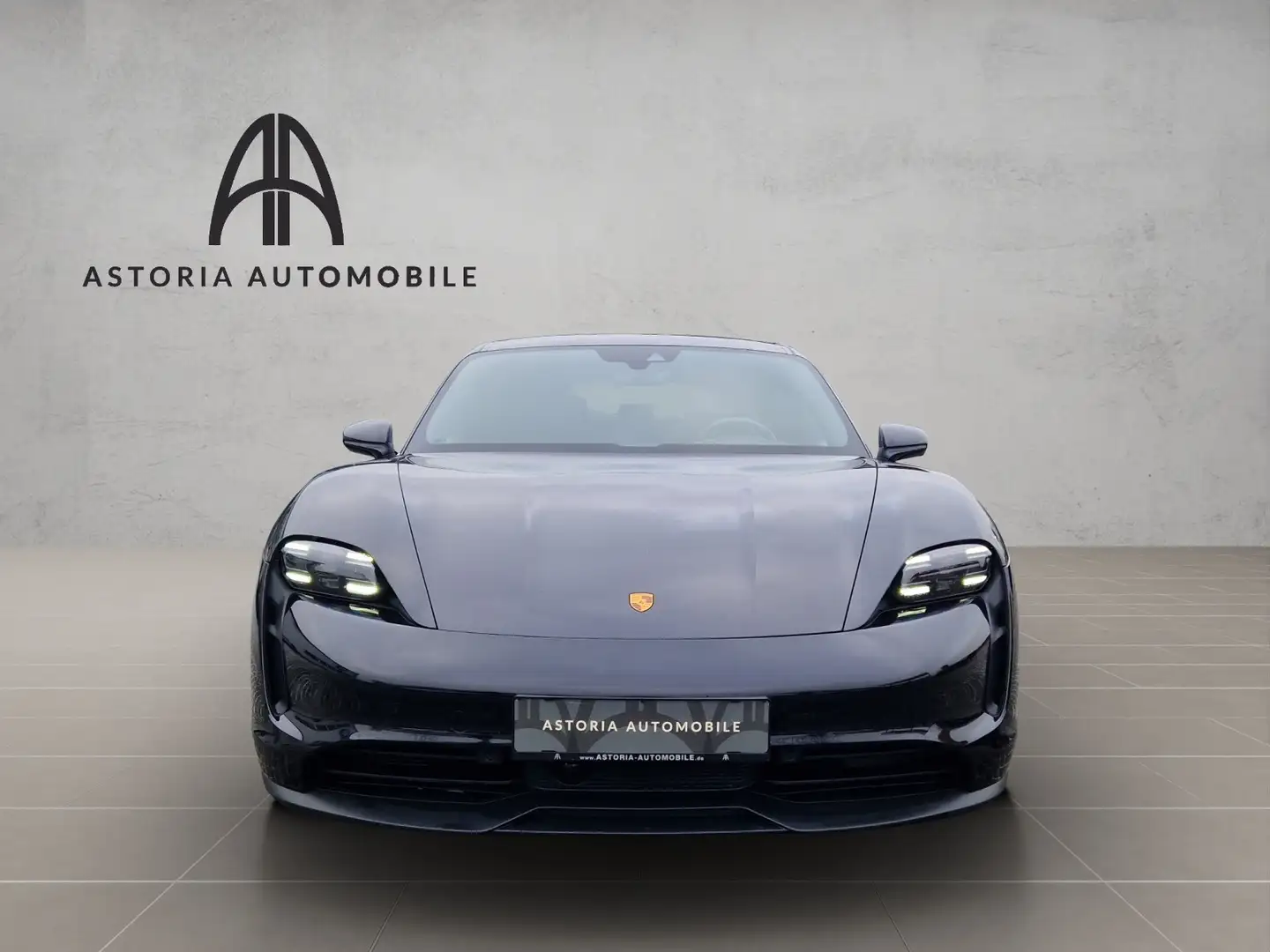 Porsche Taycan 4S WP InnoDrive 360° Rangeextend Pano 150KW Schwarz - 2
