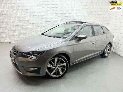 SEAT Leon ST 1.4 TSI ACT FR Dynamic PANORAMADAK PDC NAP