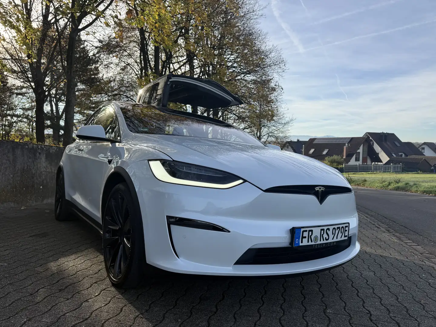 Tesla Model X Plaid AHK 6 Sitzer 22“ AHK inkl. MwSt. Yoke - 1