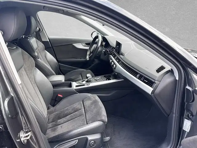 Audi A4 view 3