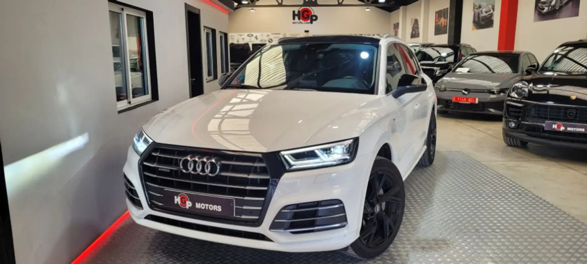 Audi Q5 55 TFSI e quattro competition Blanc - 1