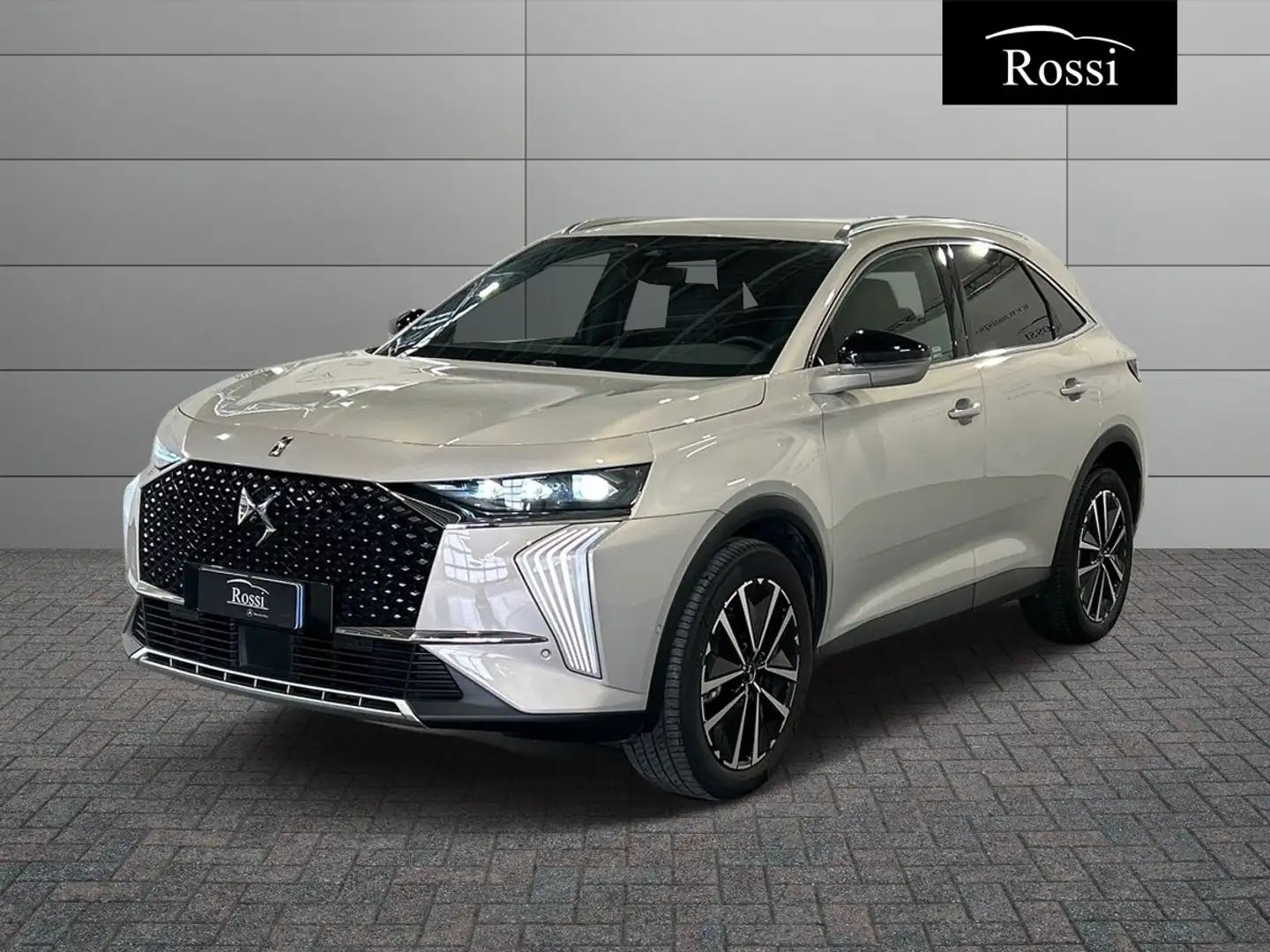 DS Automobiles DS 7 Crossback 7 1.5 bluehdi Rivoli 130cv auto Stříbrná - 1