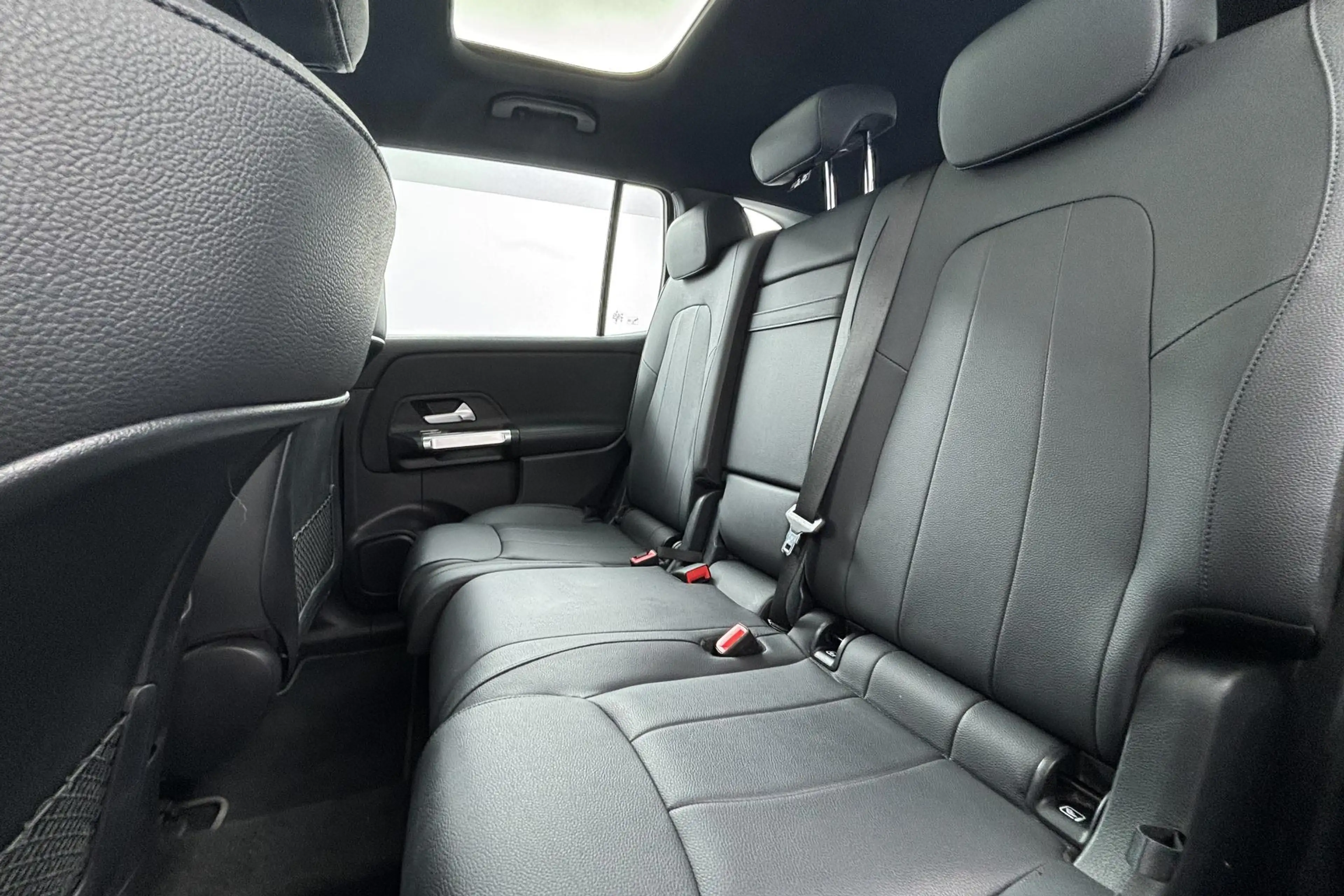 Mercedes-Benz EQB 250 250+ Business Line 71 kWh Ruime en comfortabele el — photo 5