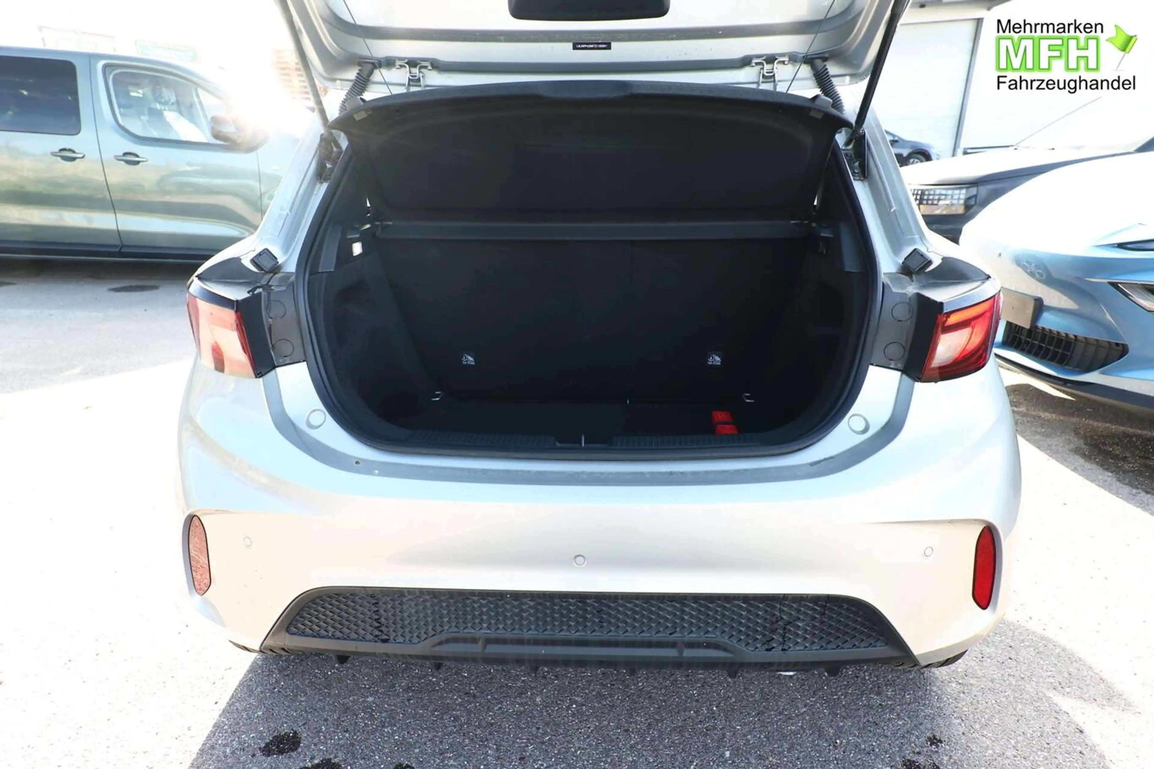 MG MG3 Comfort HEV+ ACC Kam Nav PDC AppCo Klima 16Z 75... — photo 10
