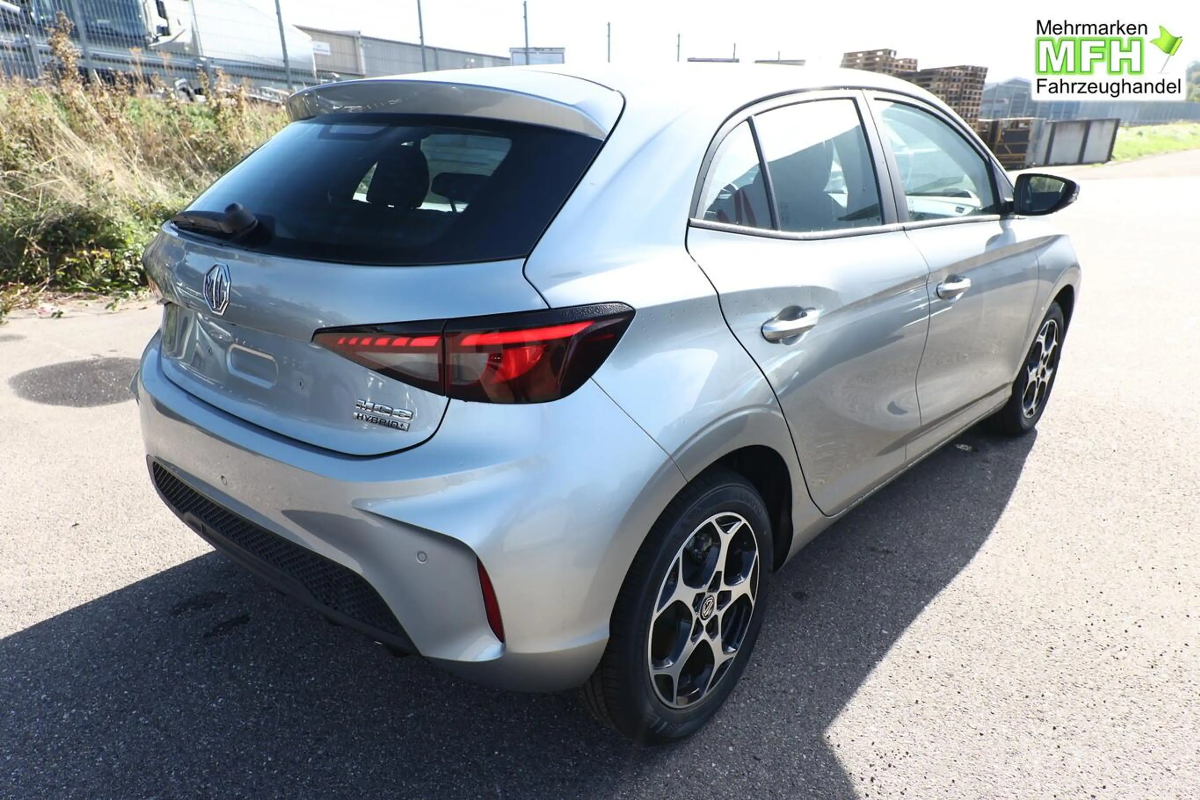 MG MG3 Comfort HEV+ ACC Kam Nav PDC AppCo Klima 16Z 75... — photo 2