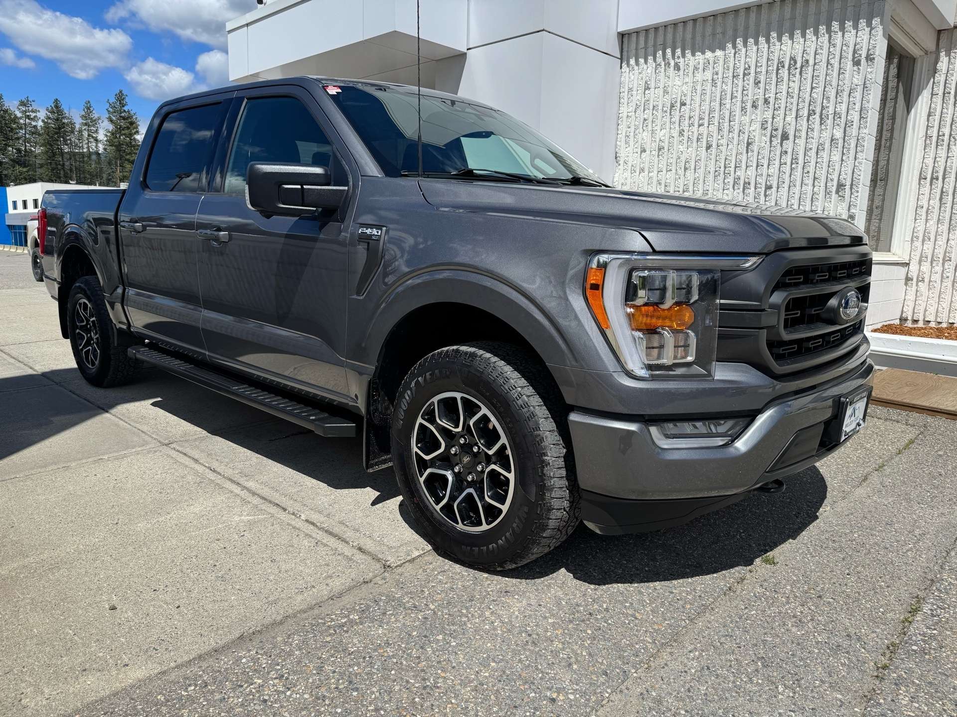 2023 Ford F-150 XLT 302A 2.7L V6 ECO, 5.5' BOX, HEATED BUCKET SEAT