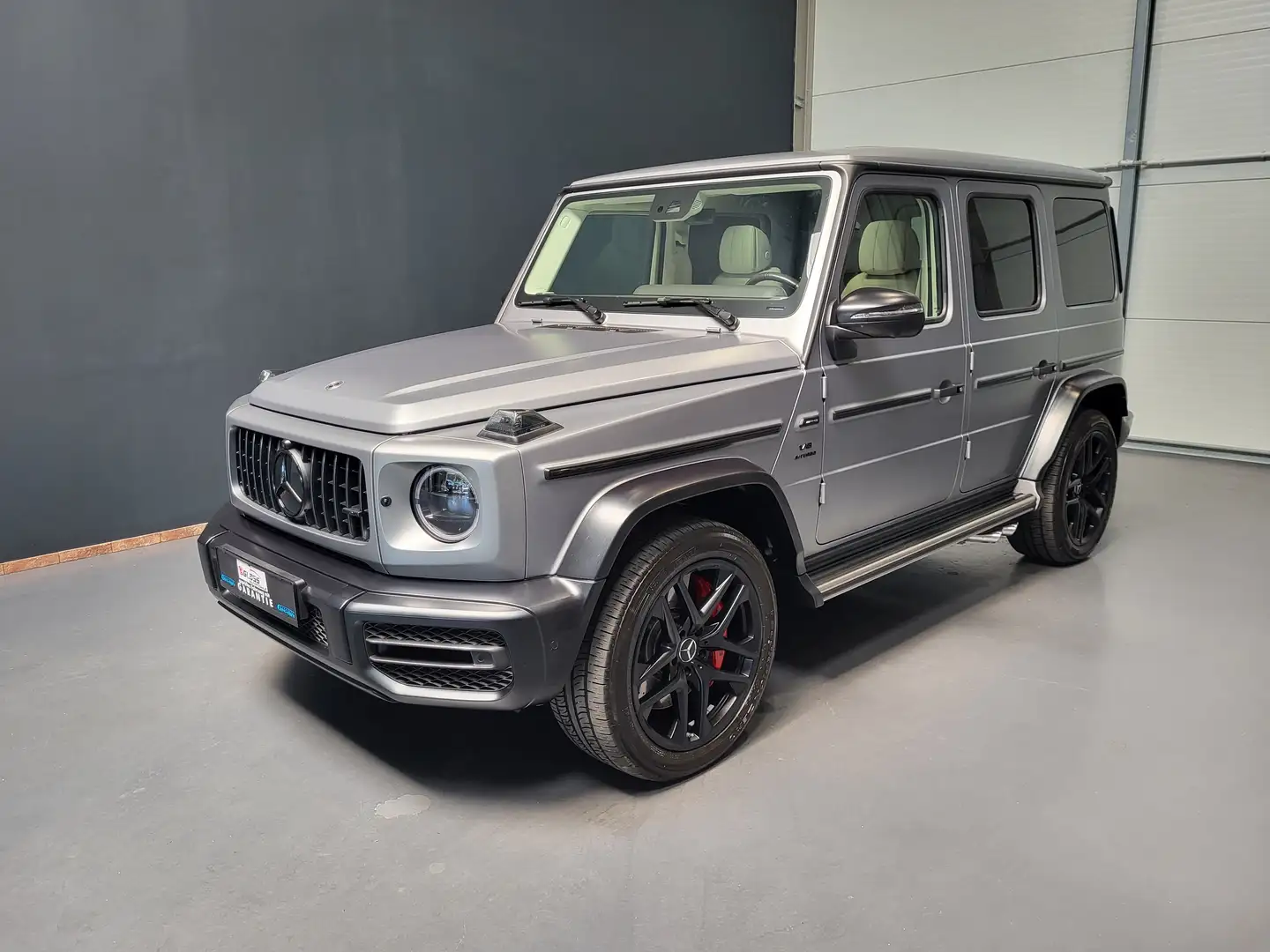 Mercedes-Benz G 63 AMG *Magno Platin| G Manufaktur| Night II* siva - 1