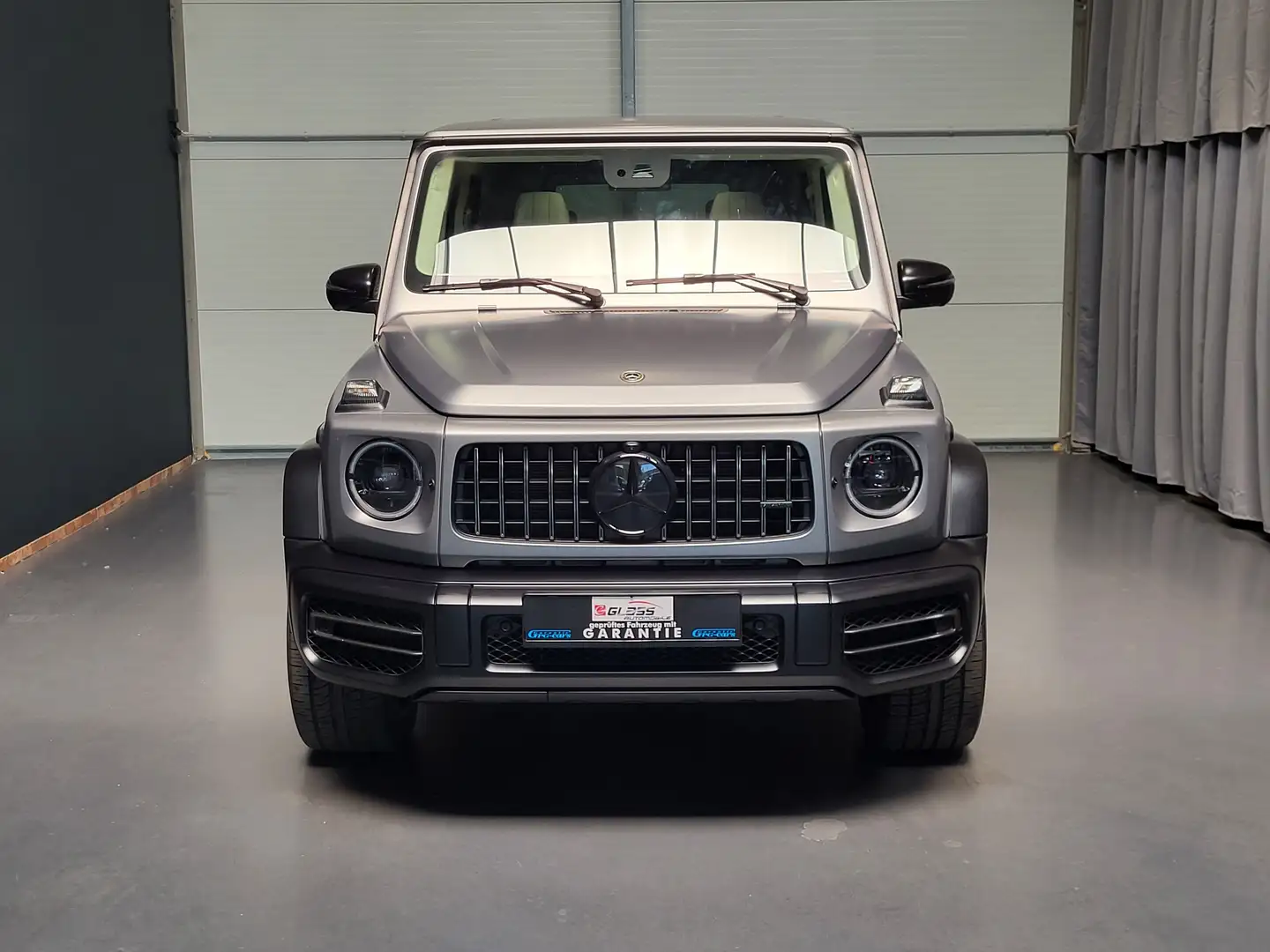 Mercedes-Benz G 63 AMG *Magno Platin| G Manufaktur| Night II* siva - 2