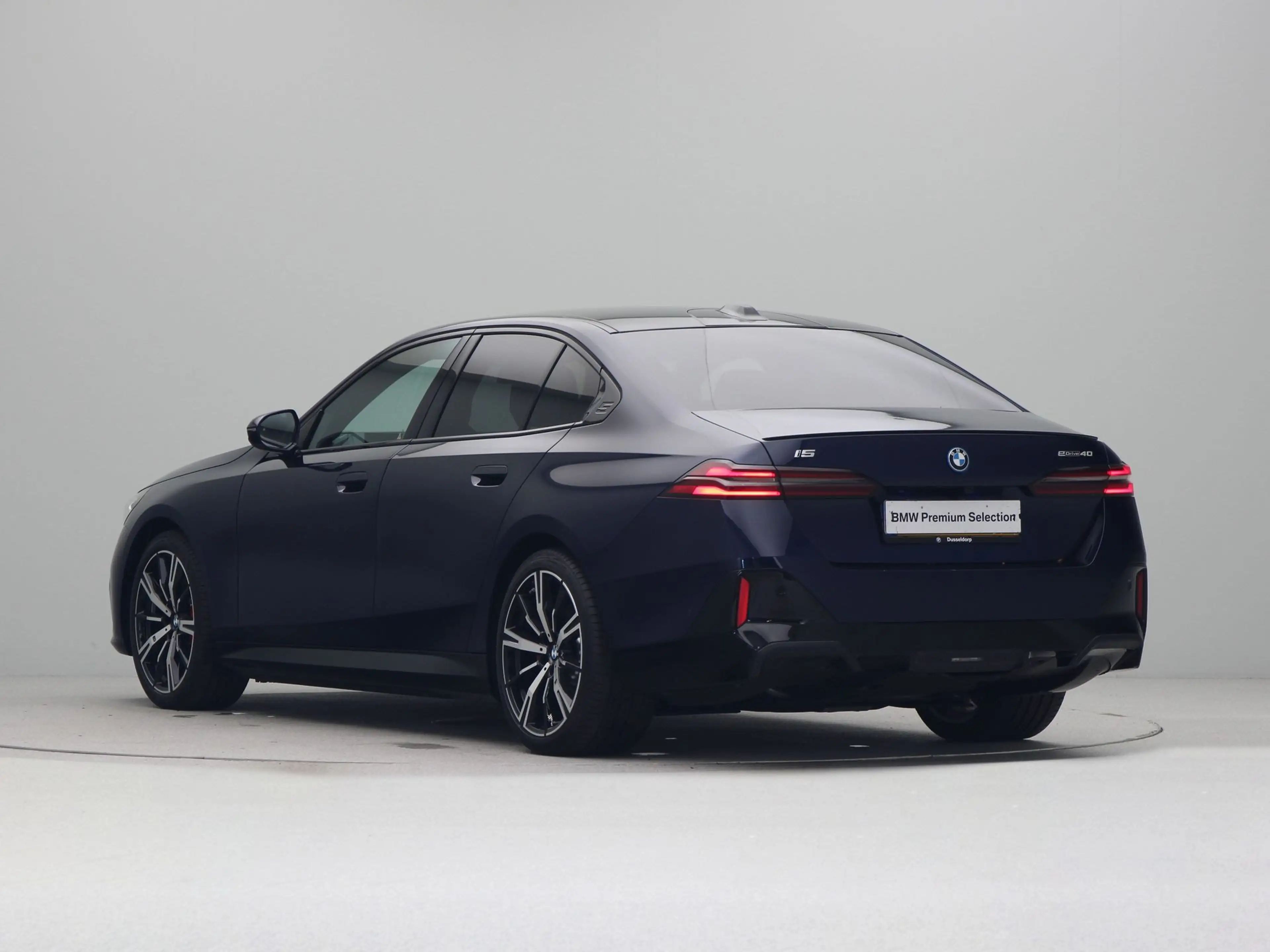 BMW i5 eDrive40 M Sport Edition 84 kWh — photo 11