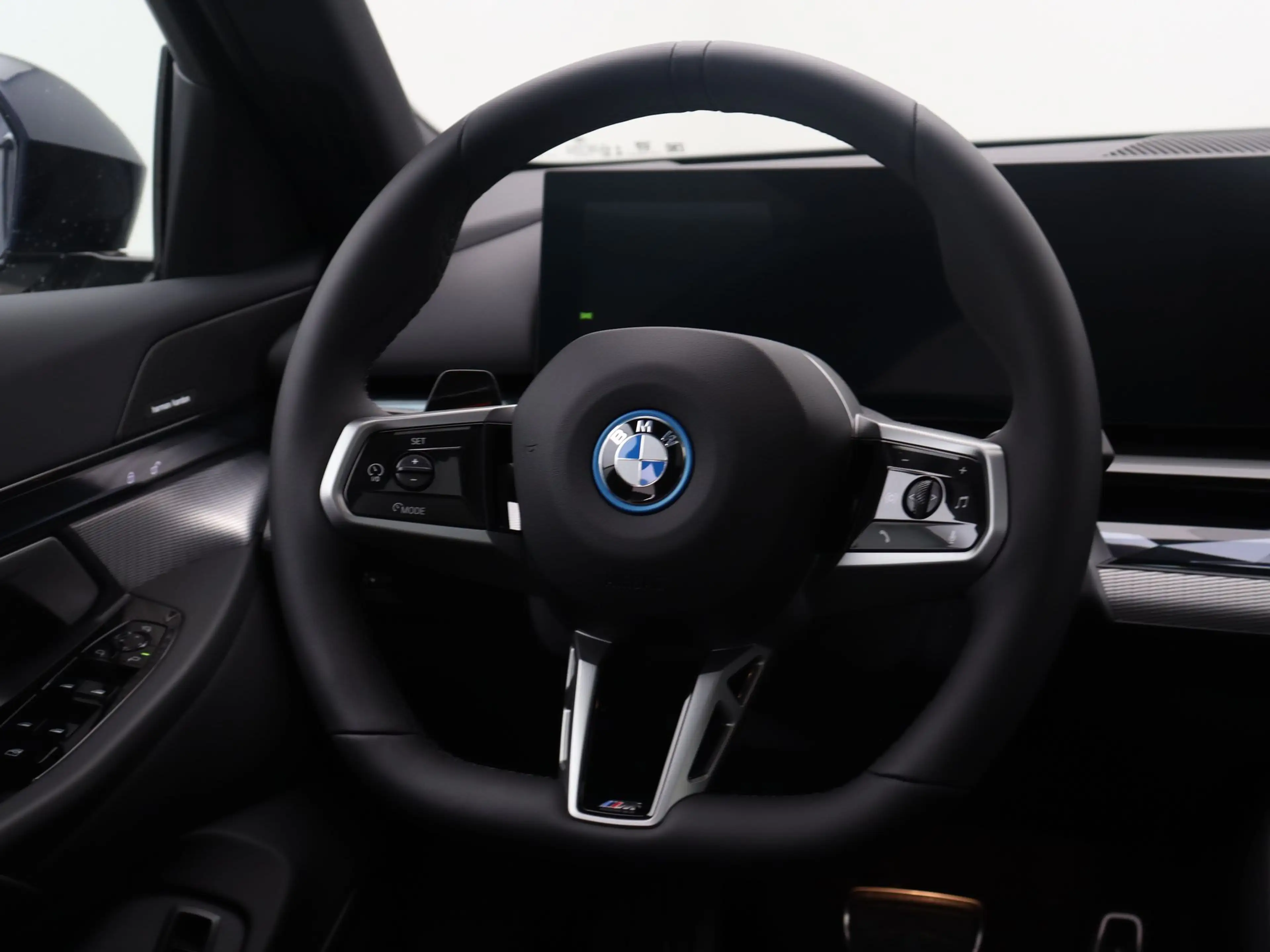 BMW i5 eDrive40 M Sport Edition 84 kWh — photo 2