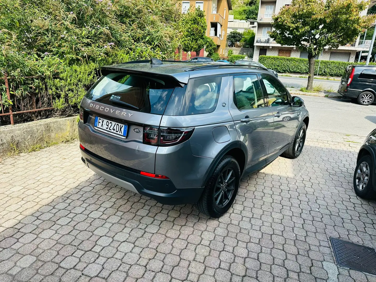 Land Rover Discovery Sport Discovery Sport2.0d i4 mhev R-Dynamic SE awd 150cv Grau - 2