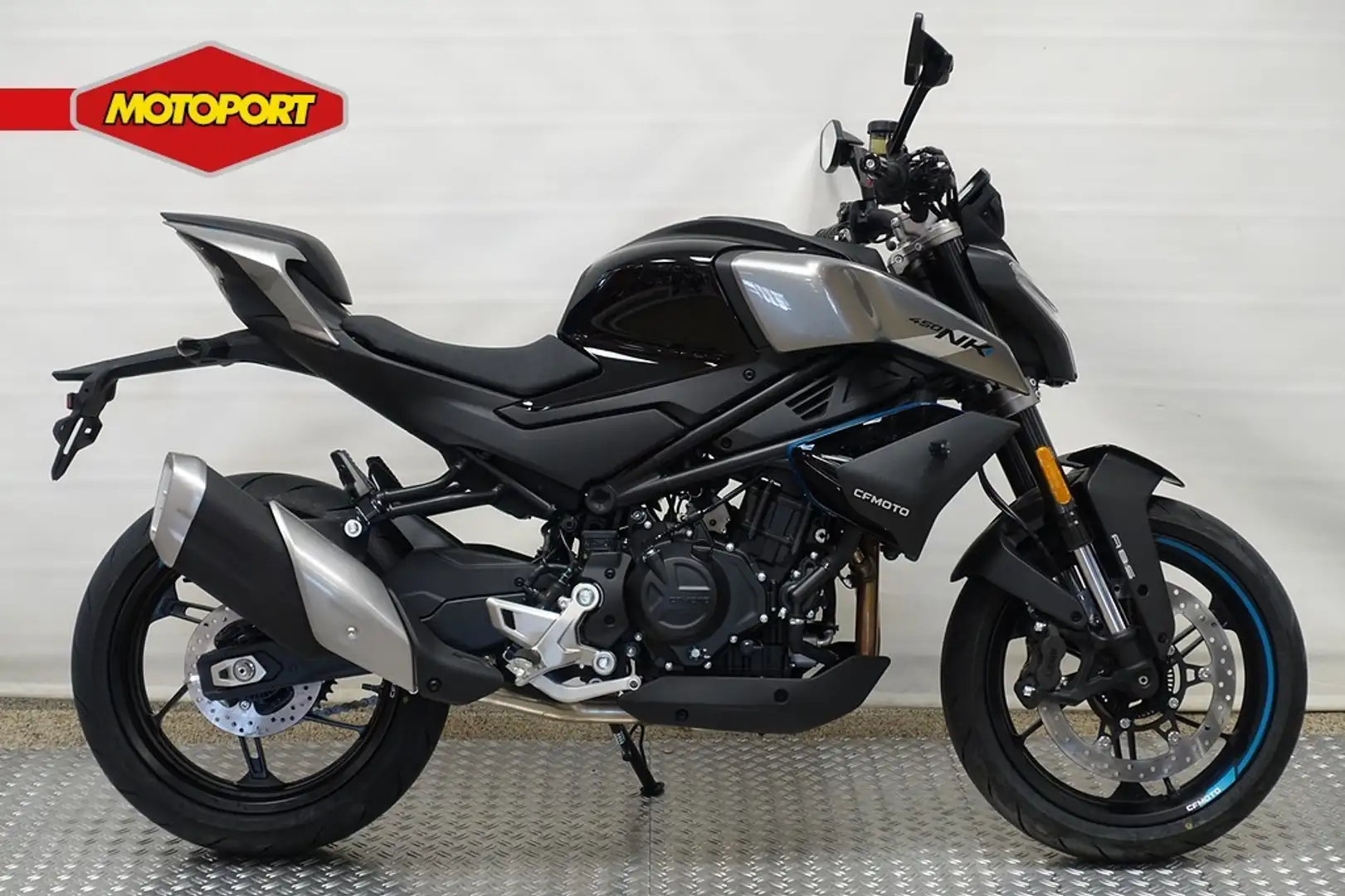 CFMOTO 450NK Nero - 1