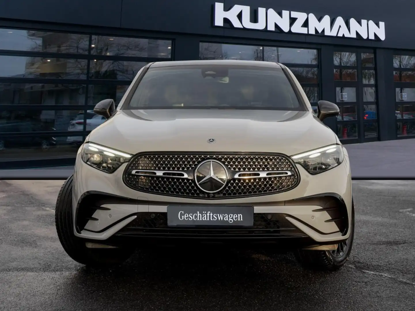Mercedes-Benz GLC 300 4MATIC Coupé AMG Night Panorama 360° AHK Gri - 2