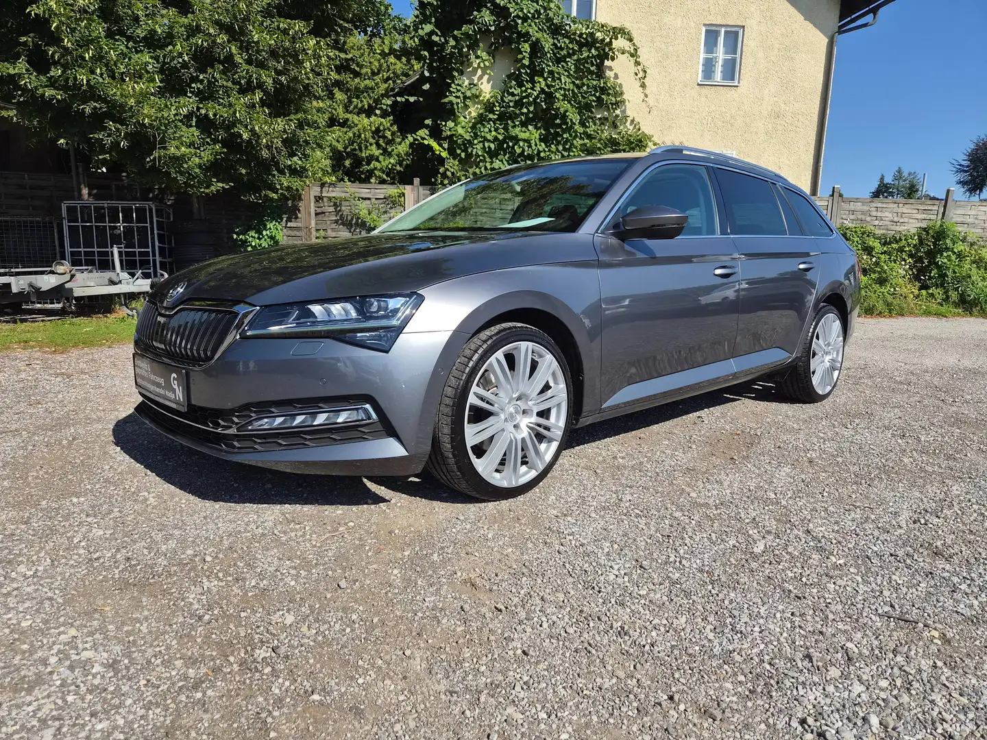 Skoda Superb Style 2.0 TDI DSG Grau - 1