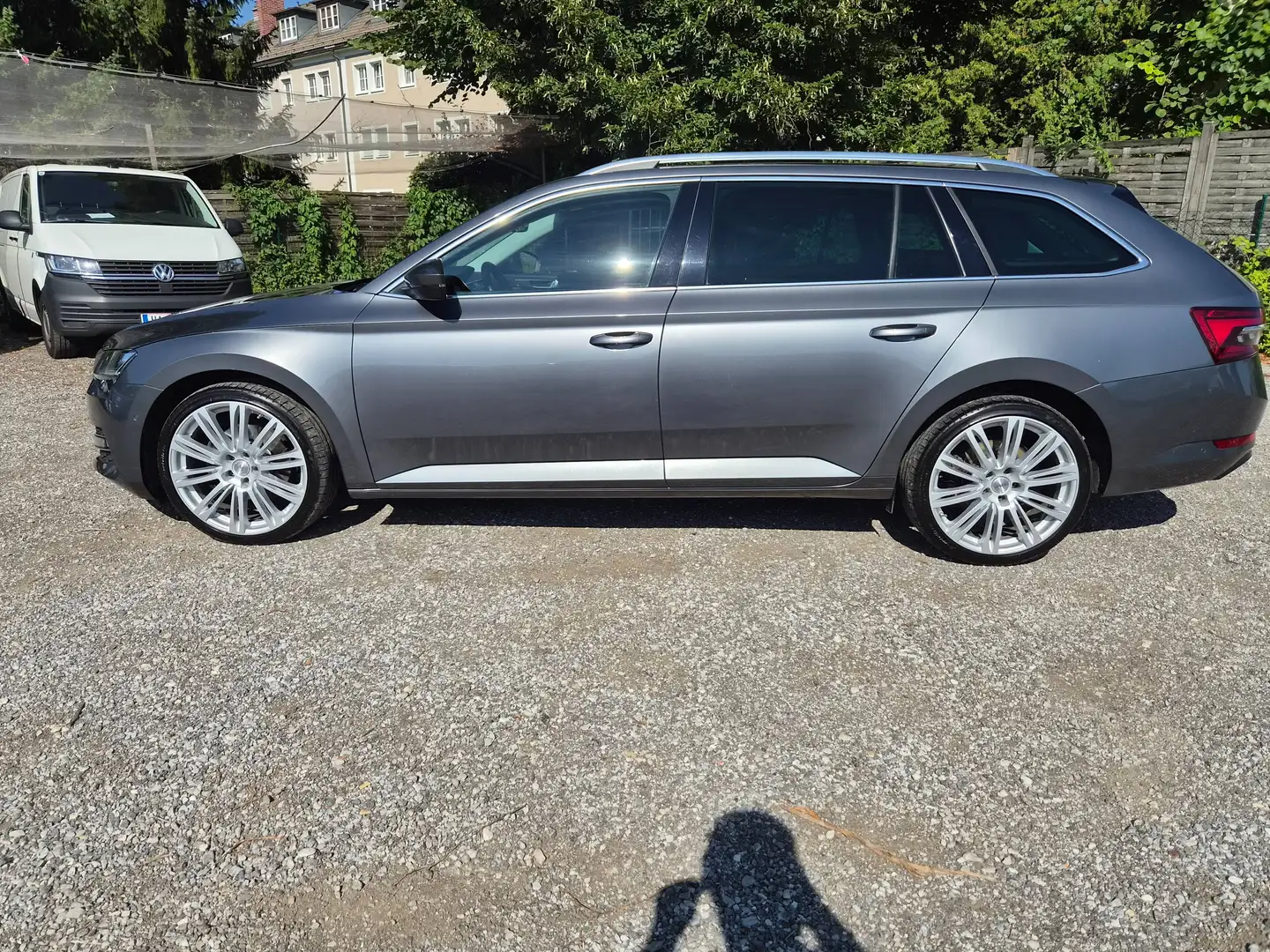 Skoda Superb Style 2.0 TDI DSG Grau - 2