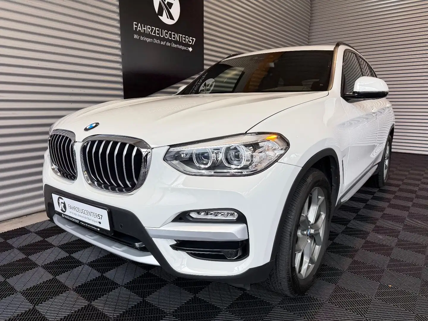 BMW X3 sDrive30i xLine/RFK/CARPLAY/LED/NAVI Blanc - 2