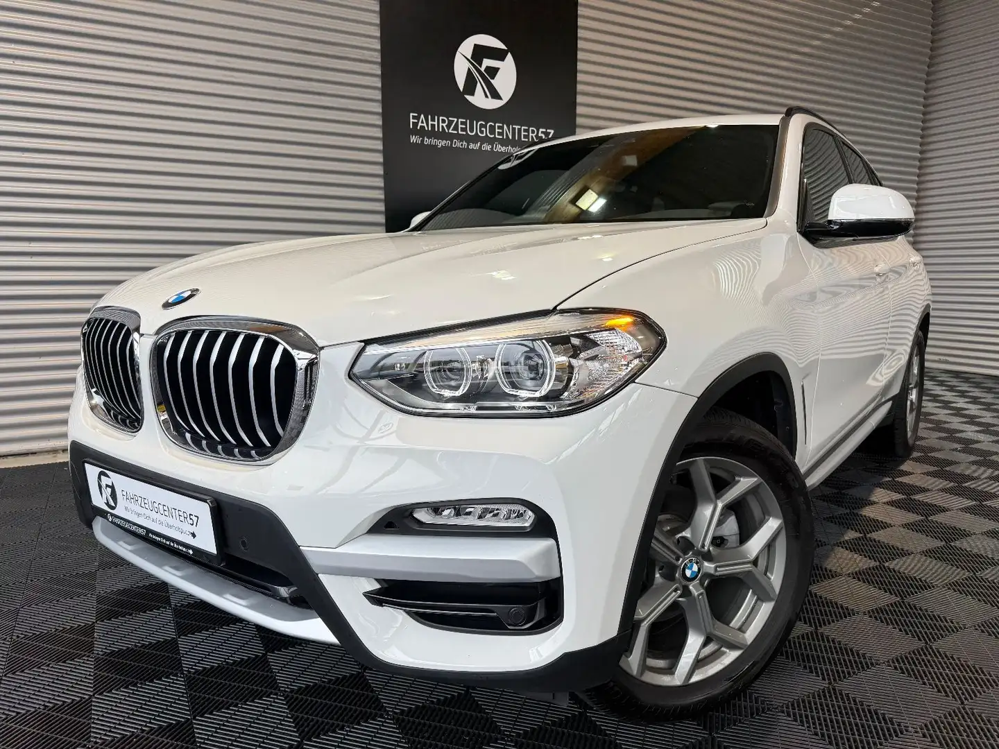 BMW X3 sDrive30i xLine/RFK/CARPLAY/LED/NAVI Blanc - 1